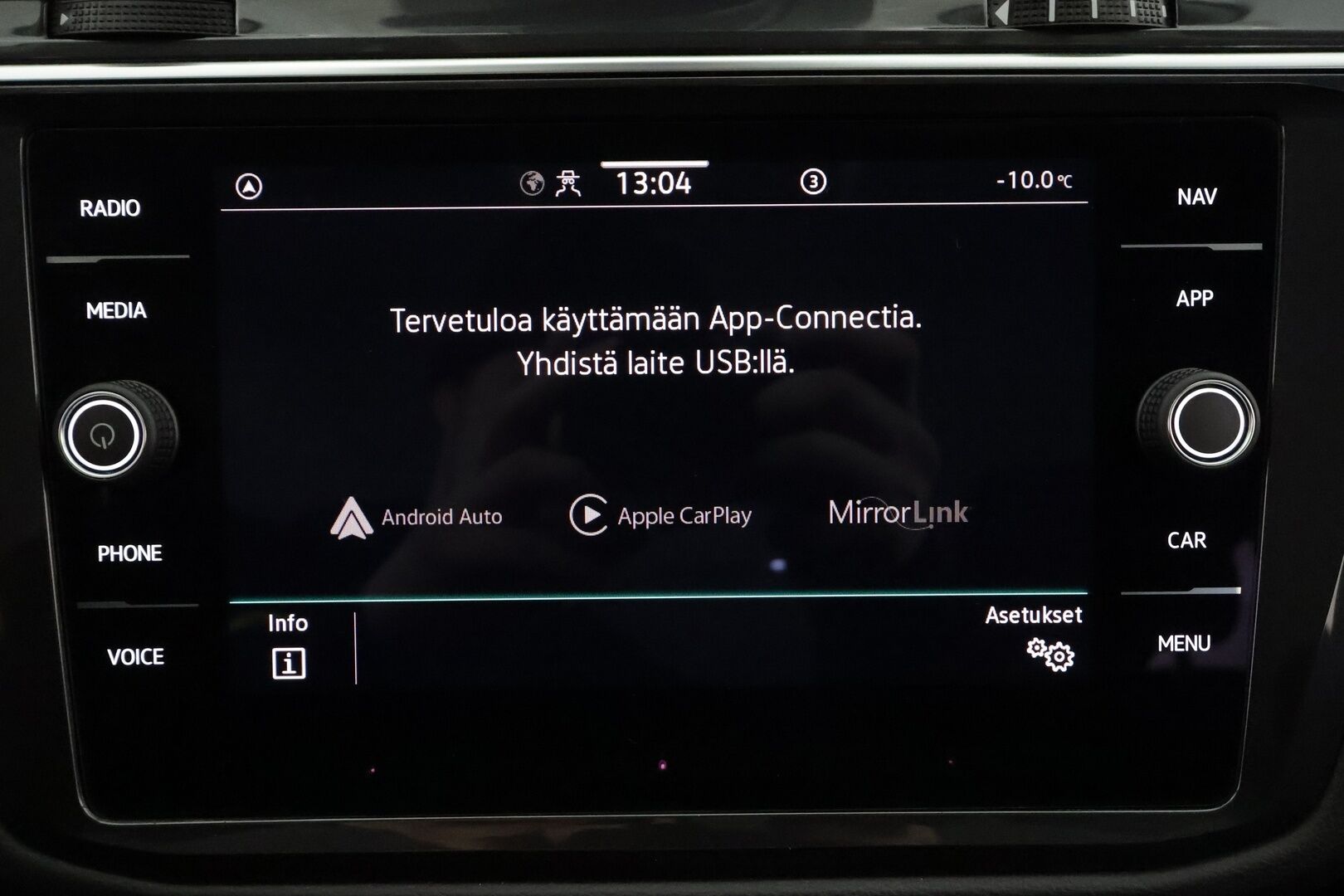 Volkswagen Tiguan 2021 Style Business eHybrid 180 kW DSG * ACC / IQ-Light / Koukku / Ergo-sporttipenkit / P.Kamera / Keyless* - 1.Om Suomi-auto / 2x Lataus / Kahdet Renkaat