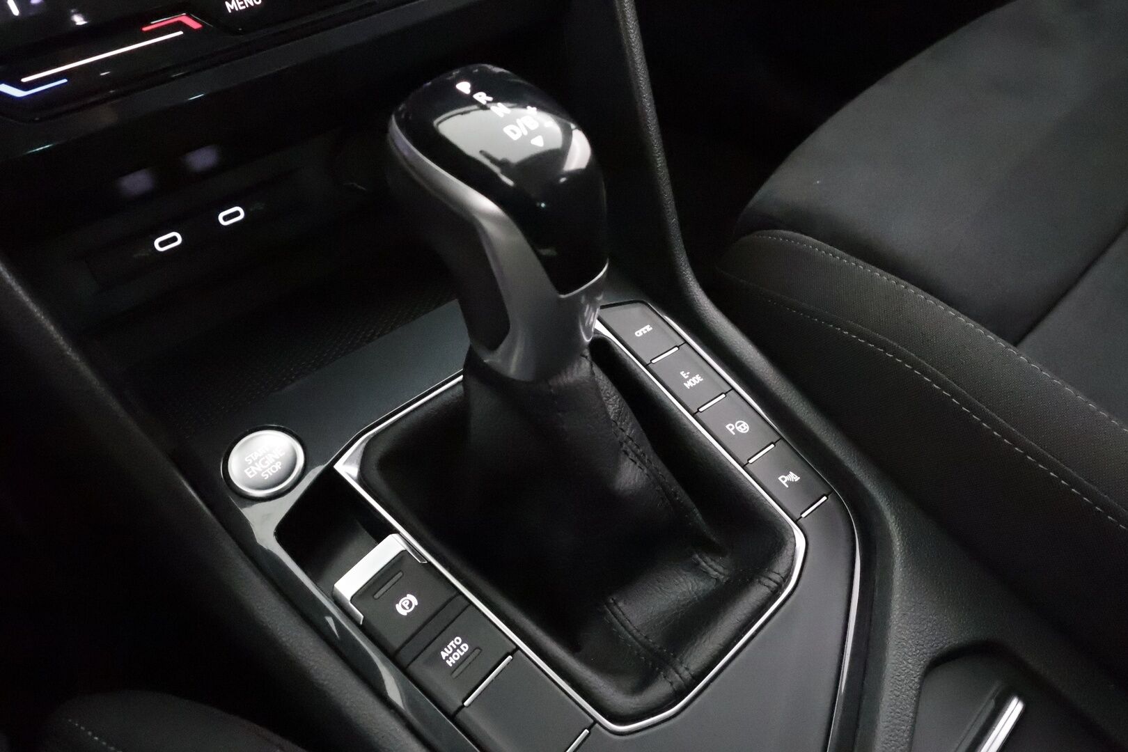 Volkswagen Tiguan 2021 Style Business eHybrid 180 kW DSG * ACC / IQ-Light / Koukku / Ergo-sporttipenkit / P.Kamera / Keyless* - 1.Om Suomi-auto / 2x Lataus / Kahdet Renkaat