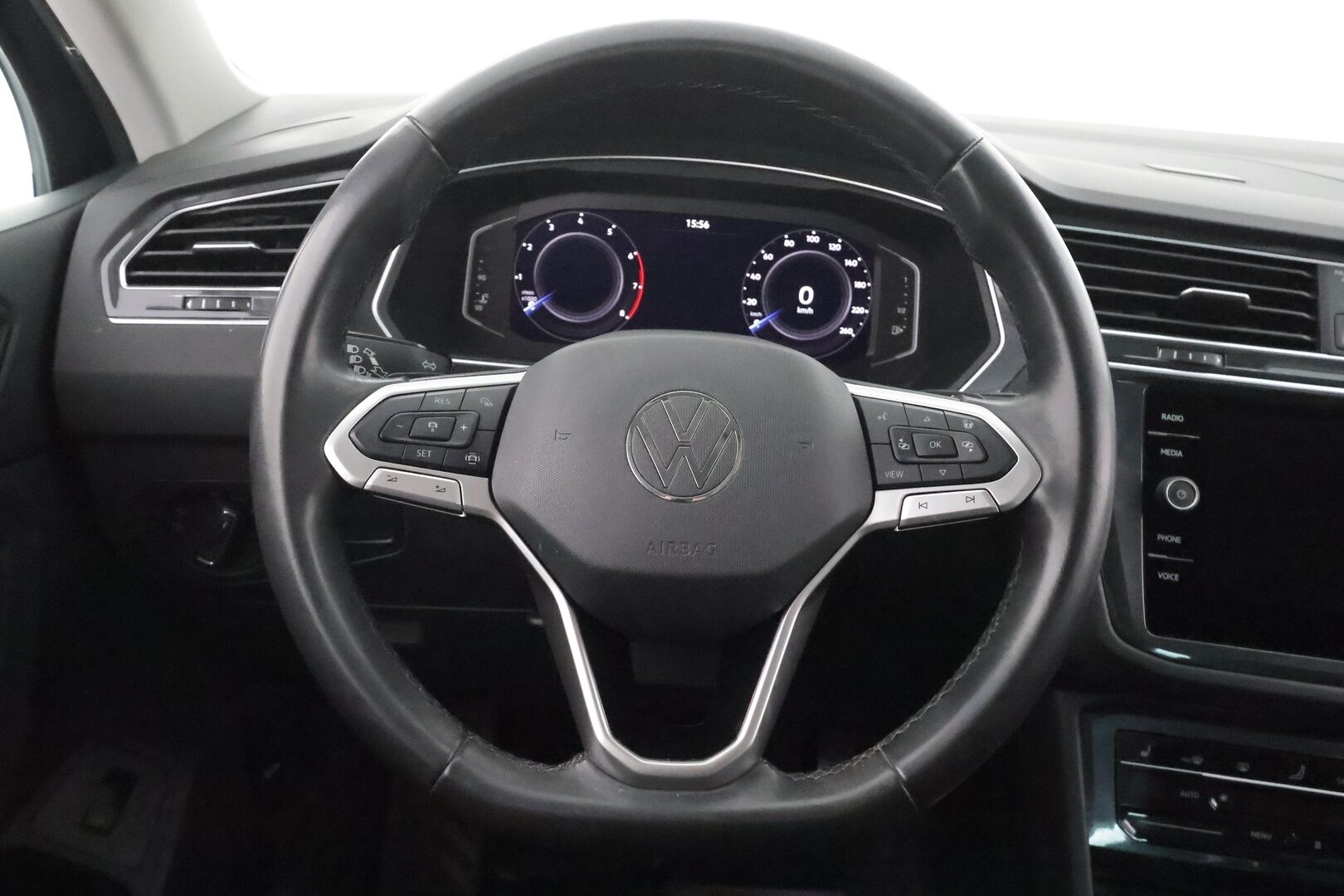 Volkswagen Tiguan 2022 1.5 TSI 110 kW Style Aut. - | 1. om Suomi-auto | ACC | Webasto | Vetokoukku | IQ Light Matrix-LED | Digimittaristo | P.Kamera | Hieronta |