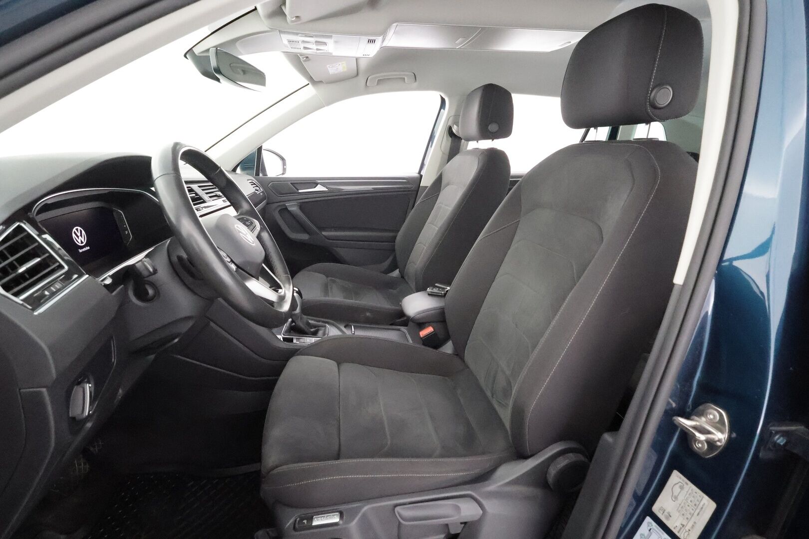 Volkswagen Tiguan 2022 1.5 TSI 110 kW Style Aut. - | 1. om Suomi-auto | ACC | Webasto | Vetokoukku | IQ Light Matrix-LED | Digimittaristo | P.Kamera | Hieronta |