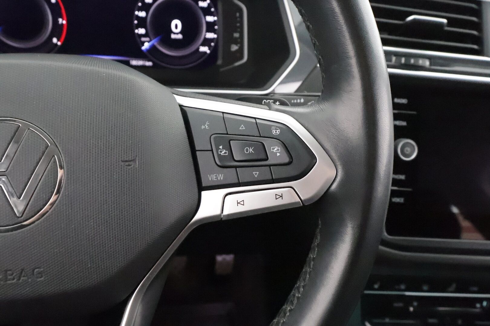 Volkswagen Tiguan 2022 1.5 TSI 110 kW Style Aut. - | 1. om Suomi-auto | ACC | Webasto | Vetokoukku | IQ Light Matrix-LED | Digimittaristo | P.Kamera | Hieronta |
