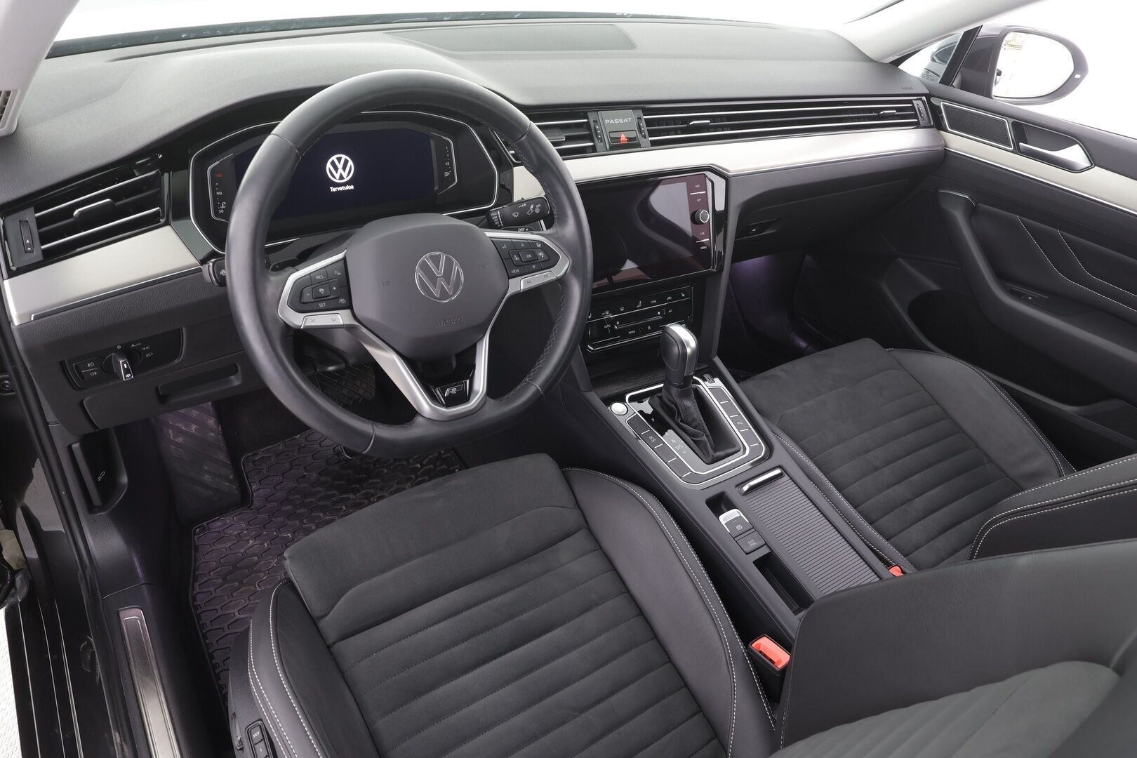 Volkswagen Passat 2022 Sedan R-Line 1,5 TSI EVO 110 - | ACC | Webasto | IQ-Light | Muistipenkki | P.Kamera | Keyless | Apple&Android | Suomi-auto | Kahdet Renkaat |