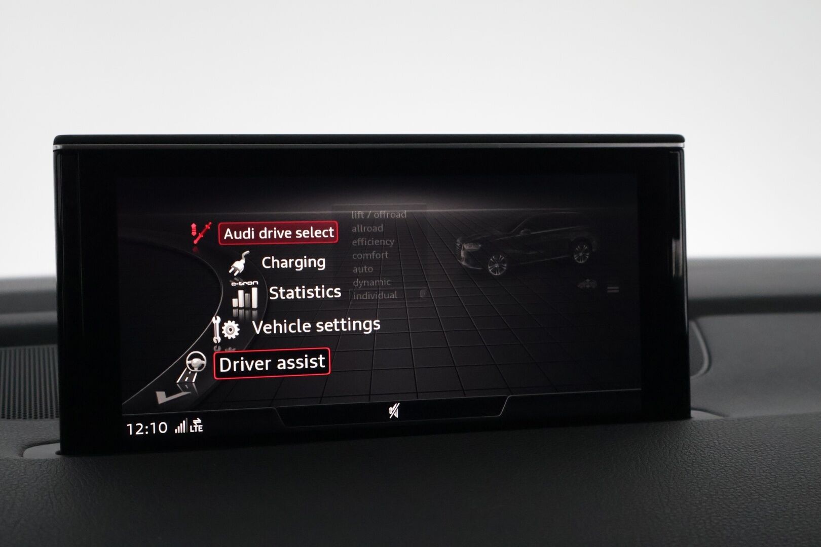 AUDI Q7 2017 3.0 TDI V6 e-tron Quattro TipTronic S-Line  *KATSO MITKÄ VARUSTEET* - * Adapt.LED / Digimittari / Sähköpenkit / Nahkasisusta / P-tutkat *