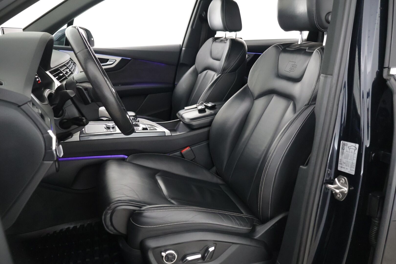 AUDI Q7 2017 3.0 TDI V6 e-tron Quattro TipTronic S-Line  *KATSO MITKÄ VARUSTEET* - * Adapt.LED / Digimittari / Sähköpenkit / Nahkasisusta / P-tutkat *