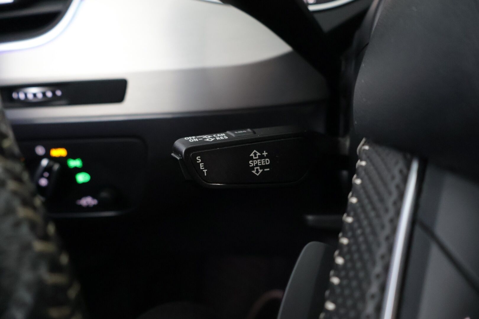 AUDI Q7 2017 3.0 TDI V6 e-tron Quattro TipTronic S-Line  *KATSO MITKÄ VARUSTEET* - * Adapt.LED / Digimittari / Sähköpenkit / Nahkasisusta / P-tutkat *