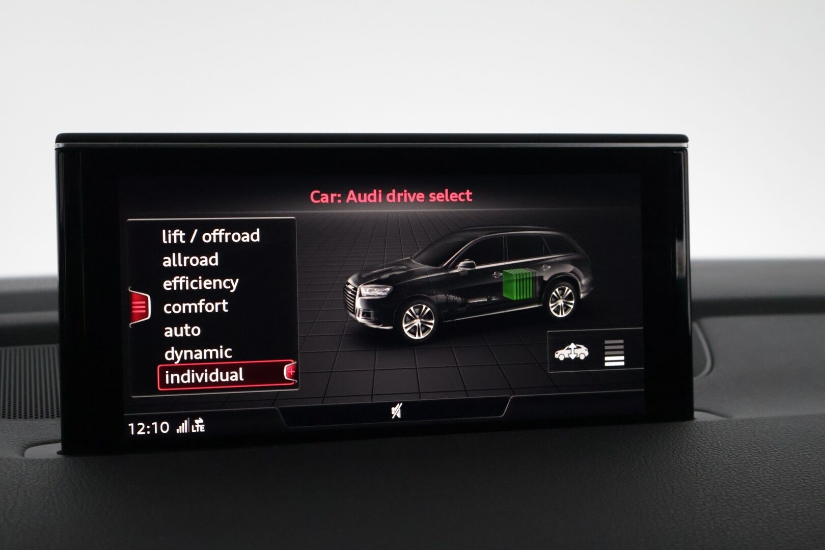 AUDI Q7 2017 3.0 TDI V6 e-tron Quattro TipTronic S-Line  *KATSO MITKÄ VARUSTEET* - * Adapt.LED / Digimittari / Sähköpenkit / Nahkasisusta / P-tutkat *