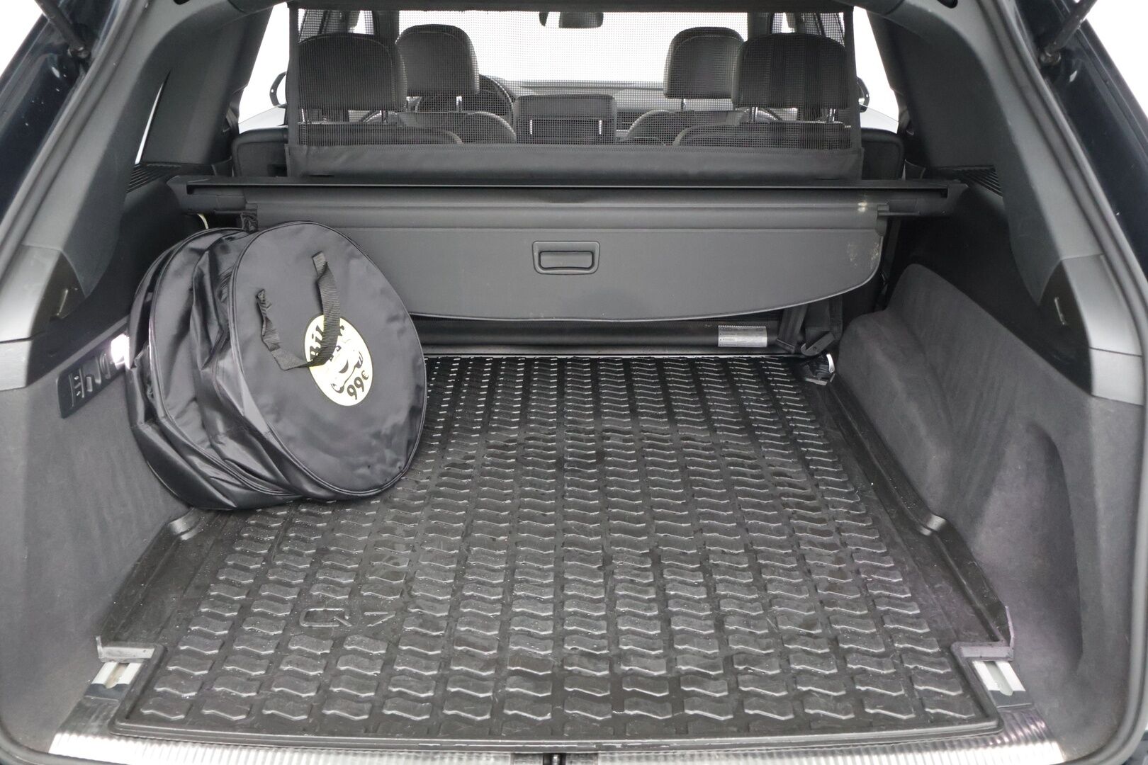 AUDI Q7 2017 3.0 TDI V6 e-tron Quattro TipTronic S-Line  *KATSO MITKÄ VARUSTEET* - * Adapt.LED / Digimittari / Sähköpenkit / Nahkasisusta / P-tutkat *