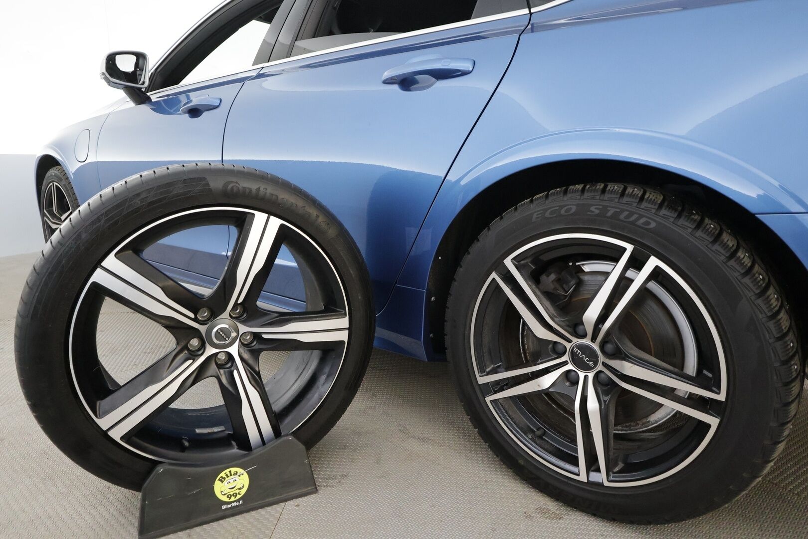 Volvo S90 2018 T8 AWD Business R-Design aut * ACC / P.kamera / LED / Navi / KeylessGo / Webasto / Sporttipenkit * - Kahdet renkaat aluvanteilla - HULLUT JOULUT KORKOTARJOUS 2,49% 