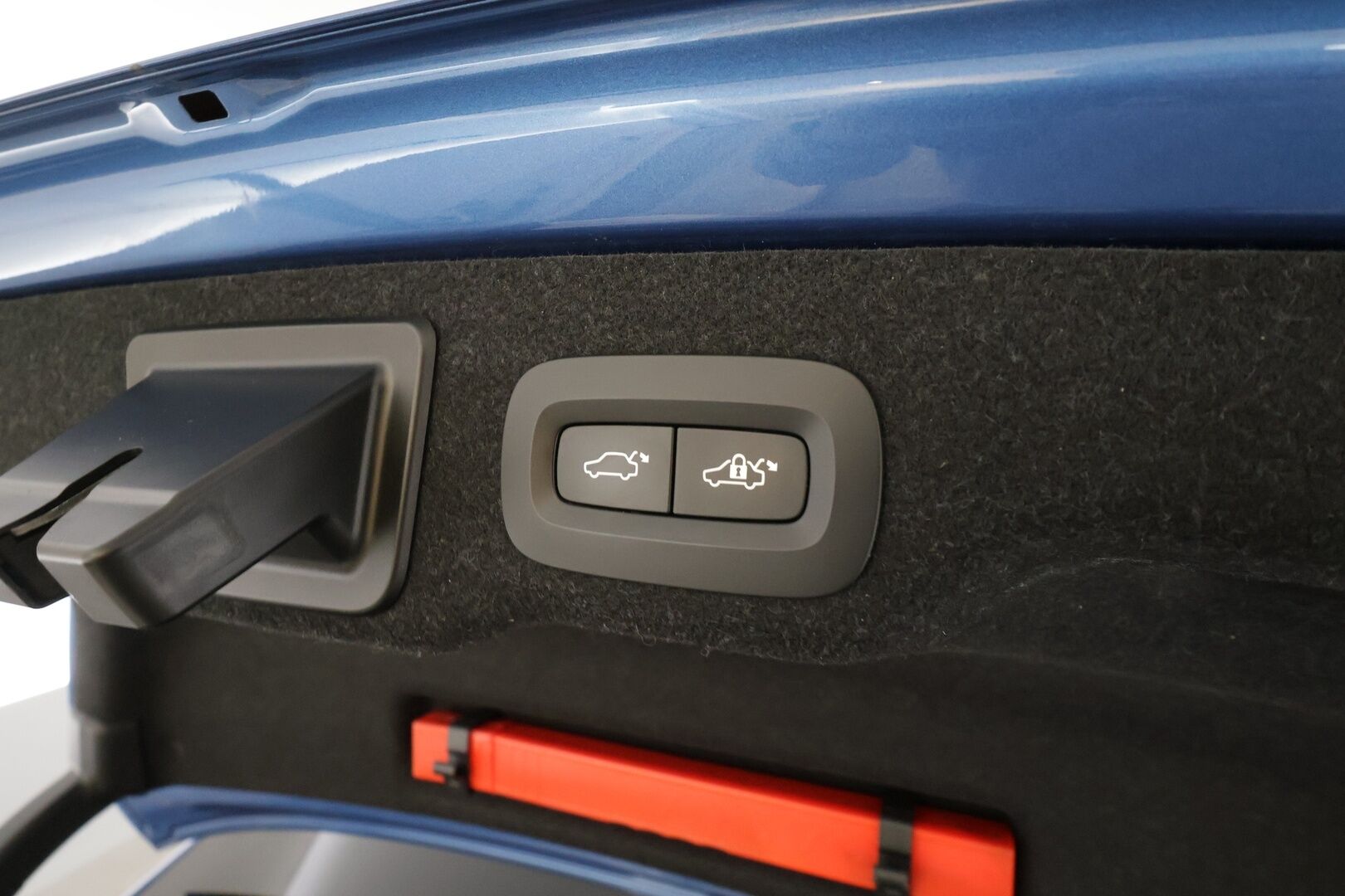 Volvo S90 2018 T8 AWD Business R-Design aut * ACC / P.kamera / LED / Navi / KeylessGo / Webasto / Sporttipenkit * - Akku kuntotarkastettu / Kahdet renkaat aluvanteilla / Hyvin huollettu - HULLUT VÄLIPÄIVÄT KORKOTARJOUS 2,49%