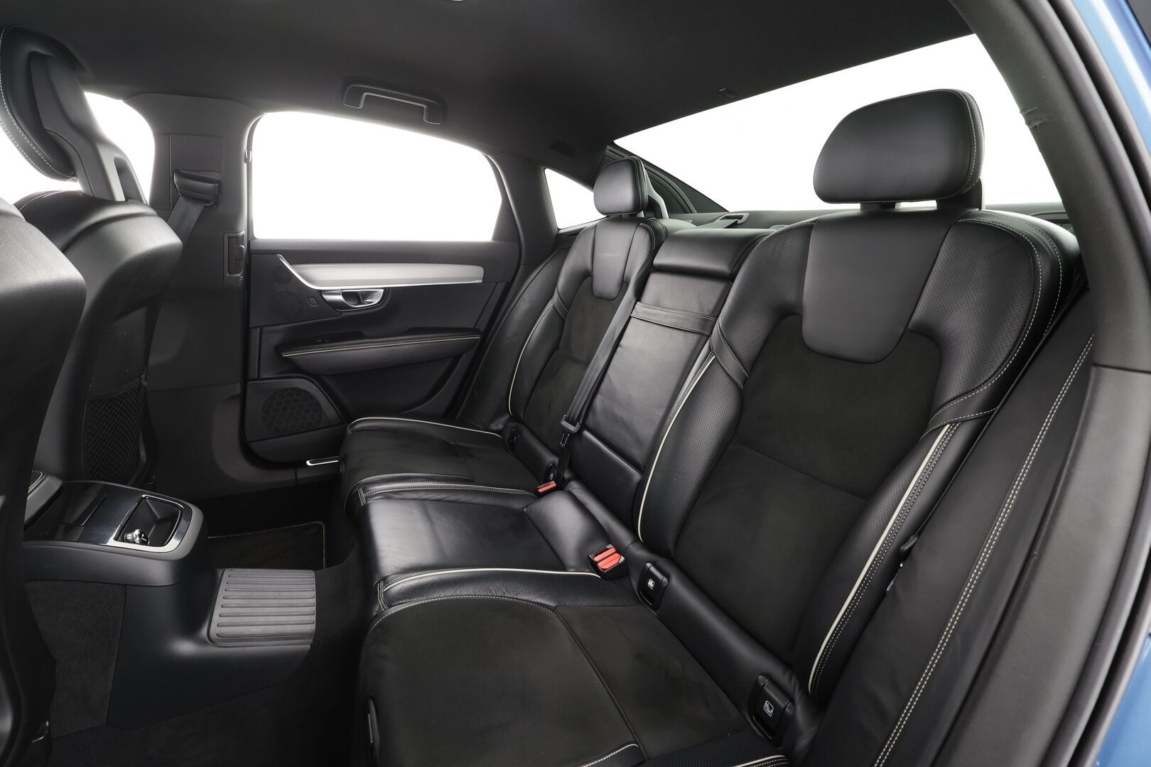 Volvo S90 2018 T8 AWD Business R-Design aut * ACC / P.kamera / LED / Navi / KeylessGo / Webasto / Sporttipenkit * - Akku kuntotarkastettu / Kahdet renkaat aluvanteilla / Hyvin huollettu - HULLUT VÄLIPÄIVÄT KORKOTARJOUS 2,49%