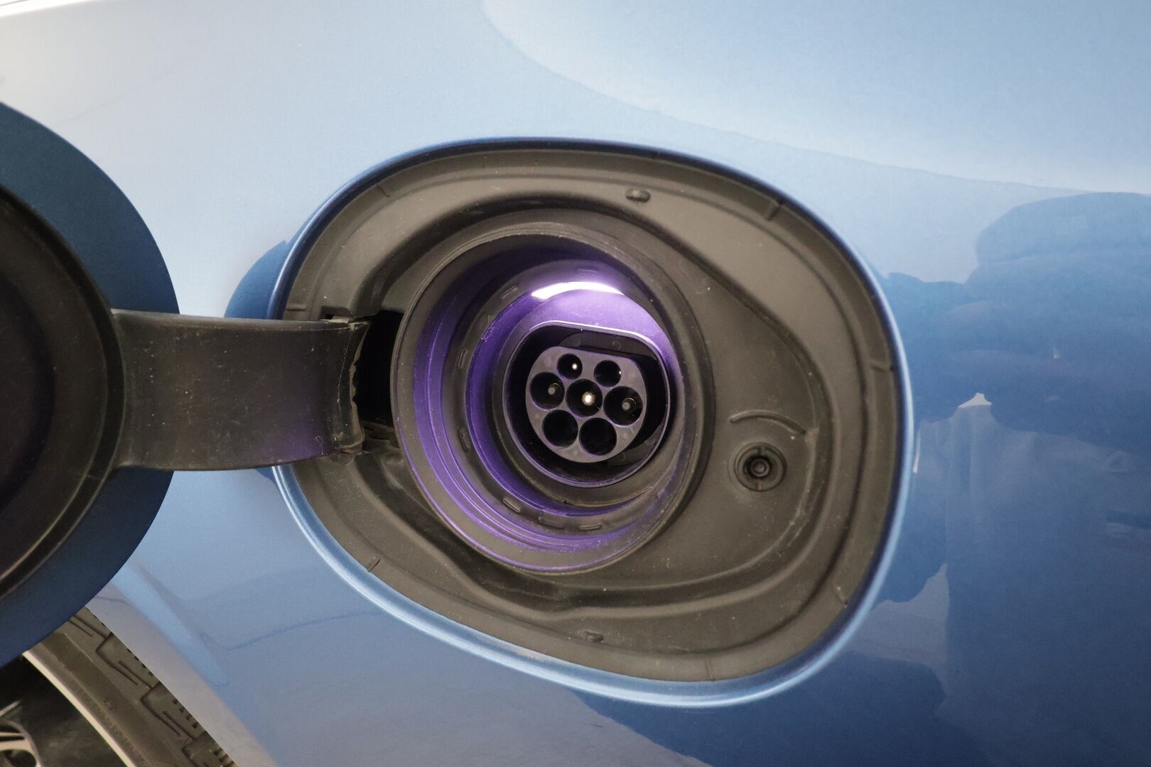 Volvo S90 2018 T8 AWD Business R-Design aut * ACC / P.kamera / LED / Navi / KeylessGo / Webasto / Sporttipenkit * - Akku kuntotarkastettu / Kahdet renkaat aluvanteilla / Hyvin huollettu - HULLUT VÄLIPÄIVÄT KORKOTARJOUS 2,49%