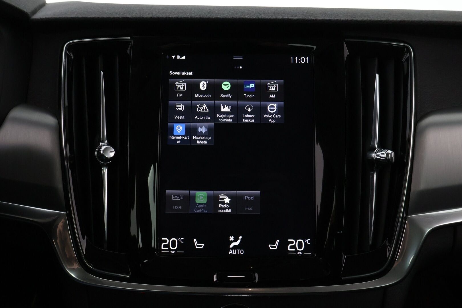 Volvo V90 2019 D4 AWD Momentum aut * Webasto / Adapt.Vakkari / Koukku / Navi / Audio High Performance / Ratinlämmitys / Hyvät varusteet - Jakopää juuri tehty / 2x Renkaat aluvantein / Juuri tullut Tampereelle!