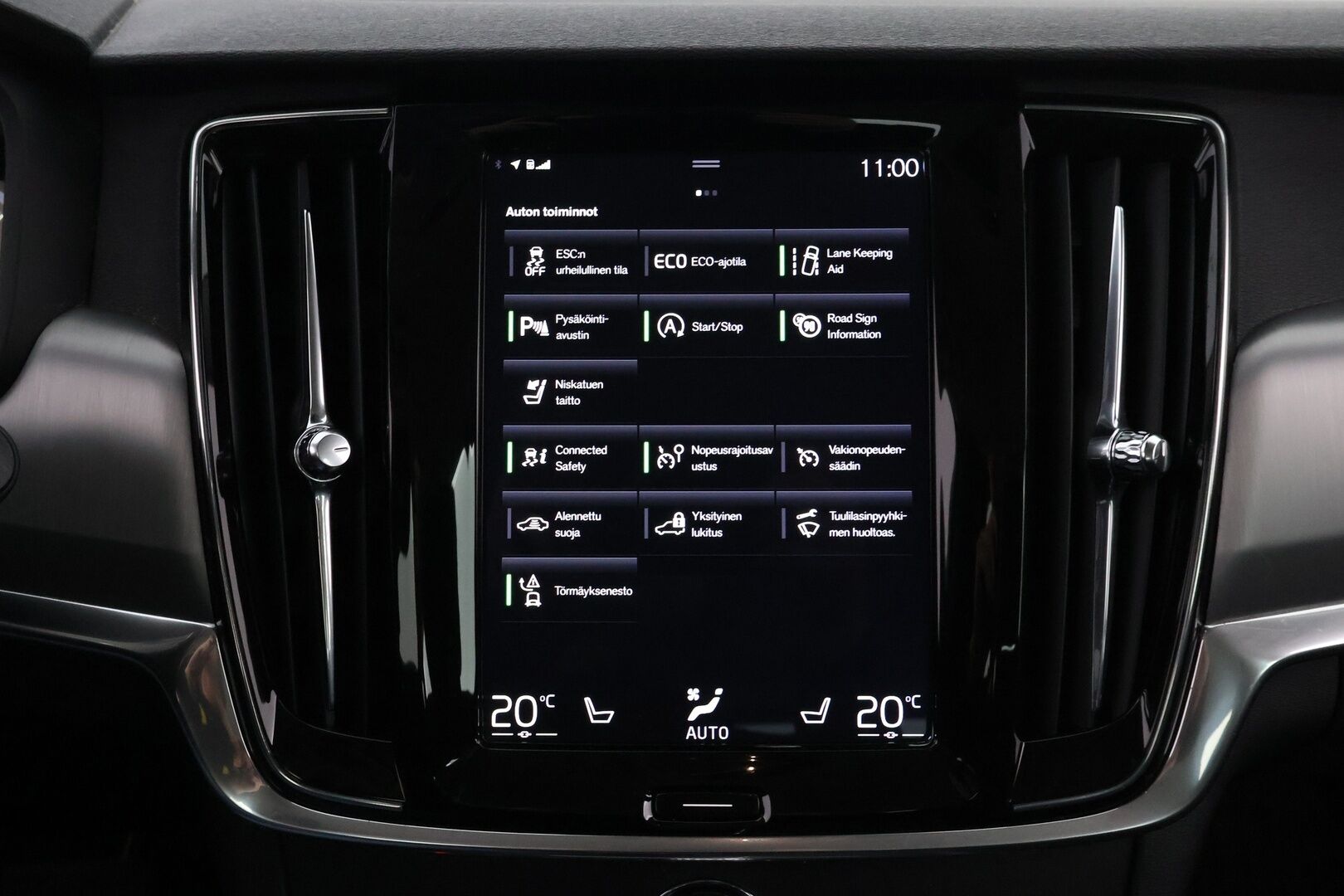 Volvo V90 2019 D4 AWD Momentum aut * Webasto / Adapt.Vakkari / Koukku / Navi / Audio High Performance / Ratinlämmitys / Hyvät varusteet - Jakopää juuri tehty / 2x Renkaat aluvantein / Juuri tullut Tampereelle!