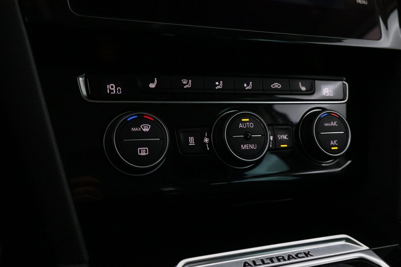 VOLKSWAGEN PASSAT 2019 Variant Alltrack 2.0 TDI 140 kW 4MOTION DSG-aut. *Webasto / Digimittaristo / Adapt. vakkari / Nahat / Koukku* - Hyvällä maavaralla! / Taloudellinen neliveto diiseli! / Uudella näytöllä!