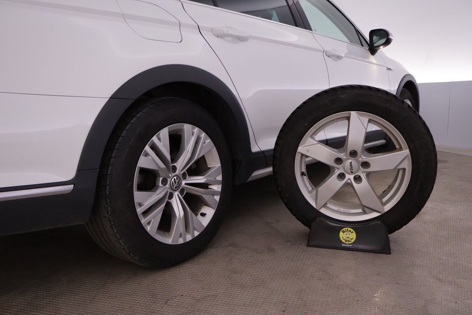 VOLKSWAGEN PASSAT 2019 Variant Alltrack 2.0 TDI 140 kW 4MOTION DSG-aut. *Webasto / Digimittaristo / Adapt. vakkari / Nahat / Koukku* - Hyvällä maavaralla! / Taloudellinen neliveto diiseli! / Uudella näytöllä!