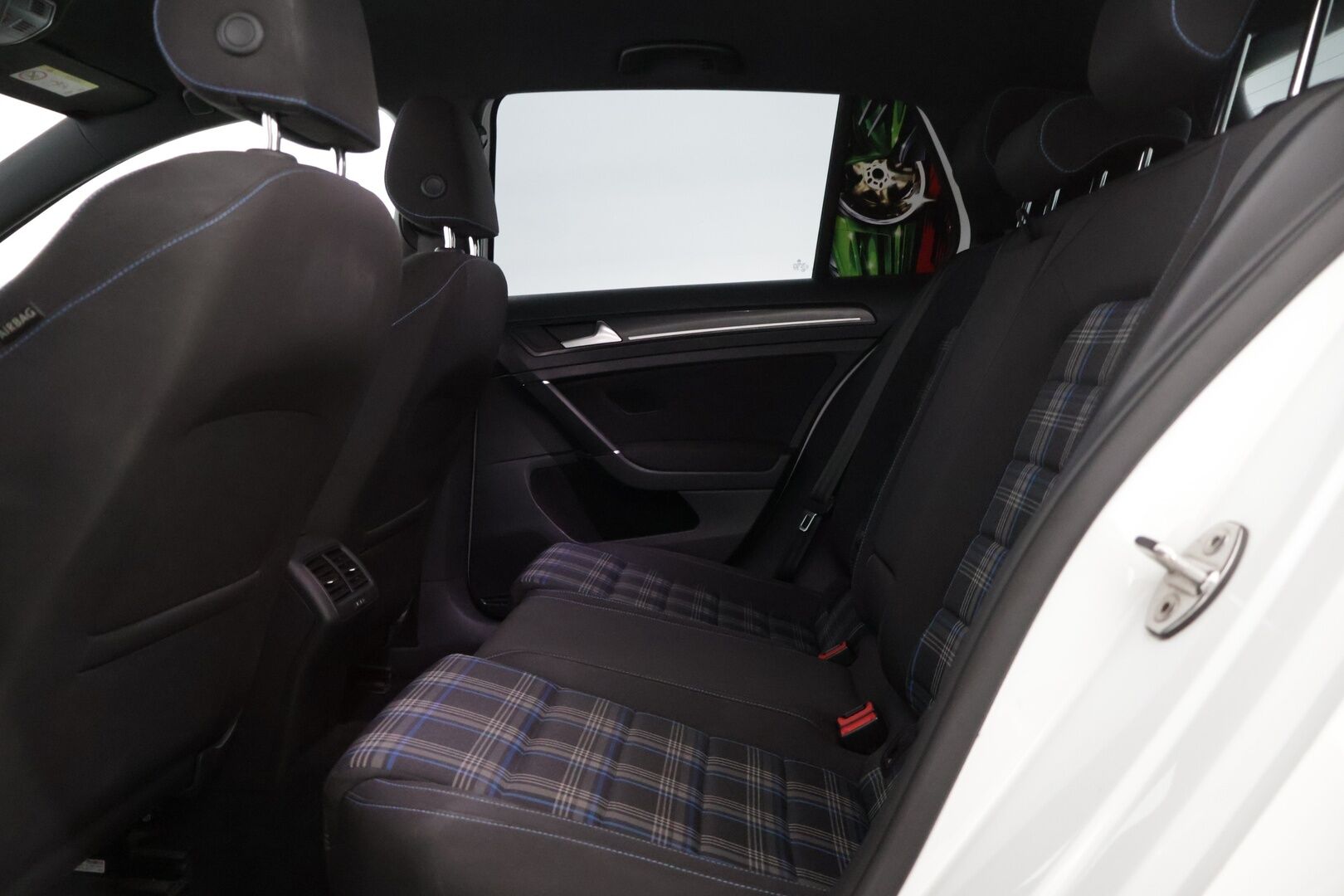 Volkswagen Golf 2018 GOLF Farmari (AC) 5ov 1395cm3 A * / Adapt. vakkari / Carplay / Lämmitettävät sivupeilit / Siisti / Lohko puhaltimella / * - Todella siisti yksilö siisteillä istuimilla! 