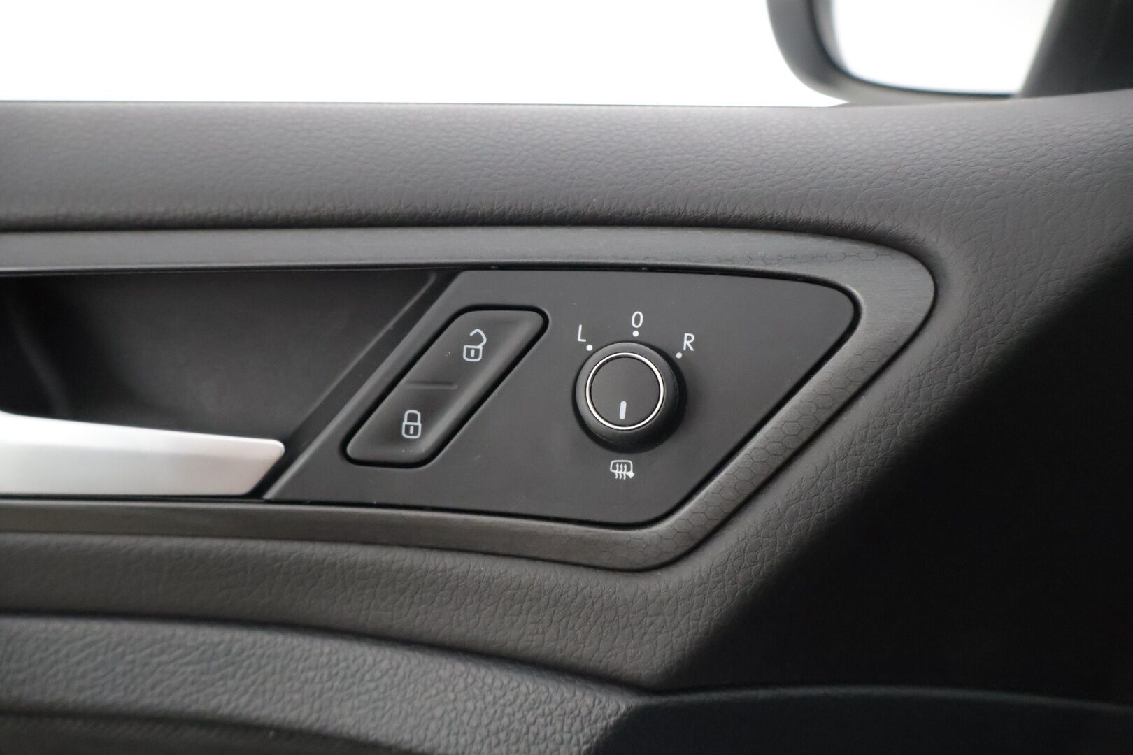 Volkswagen Golf 2018 GOLF Farmari (AC) 5ov 1395cm3 A * / Adapt. vakkari / Carplay / Lämmitettävät sivupeilit / Siisti / Lohko puhaltimella / * - Todella siisti yksilö siisteillä istuimilla! 