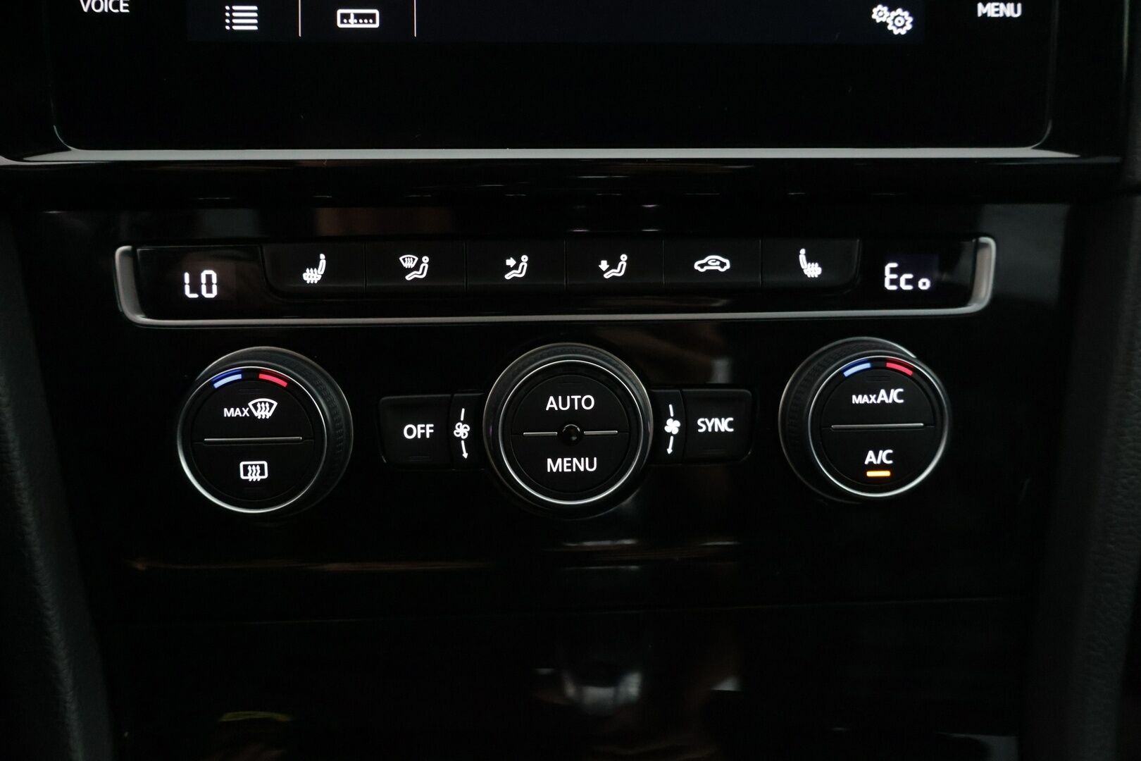Volkswagen Golf 2018 GOLF Farmari (AC) 5ov 1395cm3 A * / Adapt. vakkari / Carplay / Lämmitettävät sivupeilit / Siisti / Lohko puhaltimella / * - Todella siisti yksilö siisteillä istuimilla! 