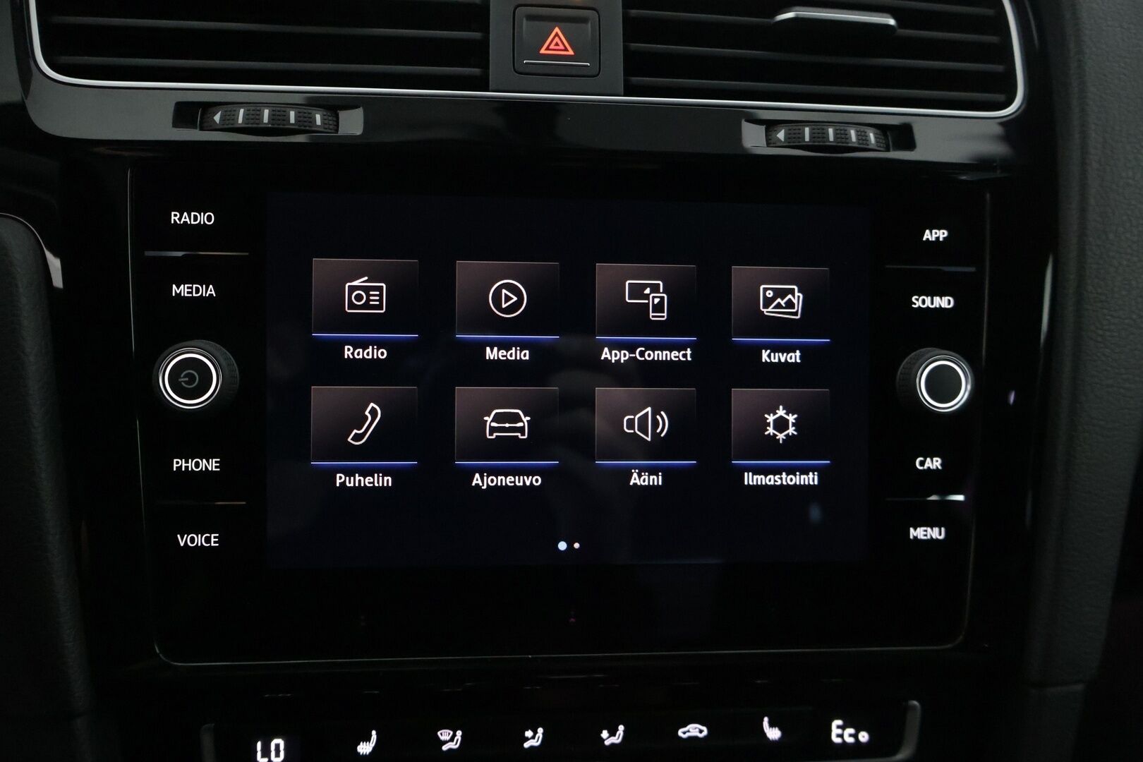 Volkswagen Golf 2018 GOLF Farmari (AC) 5ov 1395cm3 A * / Adapt. vakkari / Carplay / Lämmitettävät sivupeilit / Siisti / Lohko puhaltimella / * - Todella siisti yksilö siisteillä istuimilla! 