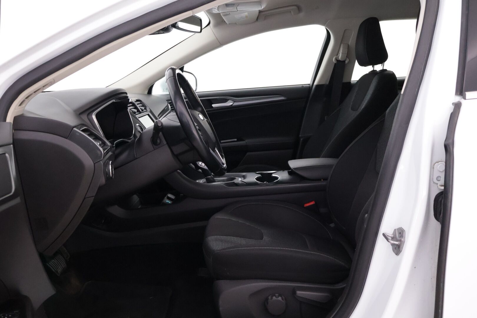 FORD Mondeo 2019 2,0 187hv Hybrid eCVT Titanium HEV Wagon- YritysOutlet - Myydään vain yrityksille - ACC / P-Kamera / Lohko / Navi!