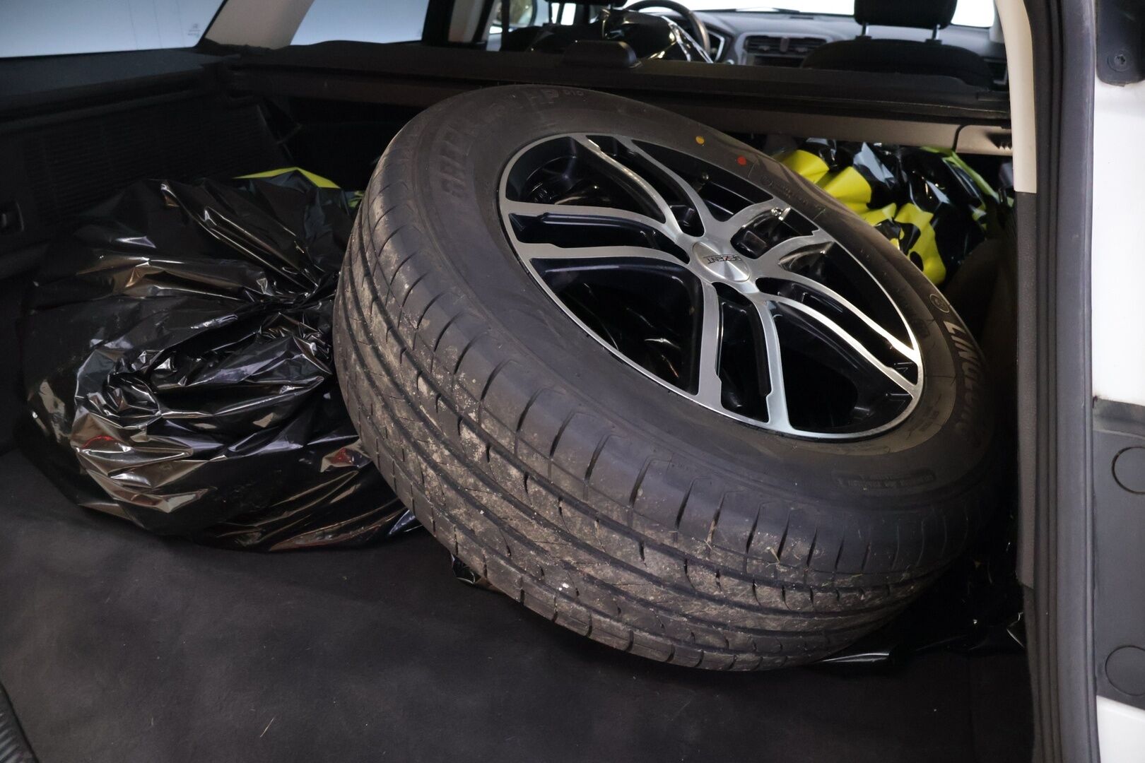 FORD Mondeo 2019 2,0 187hv Hybrid eCVT Titanium HEV Wagon- YritysOutlet - Myydään vain yrityksille - ACC / P-Kamera / Lohko / Navi!