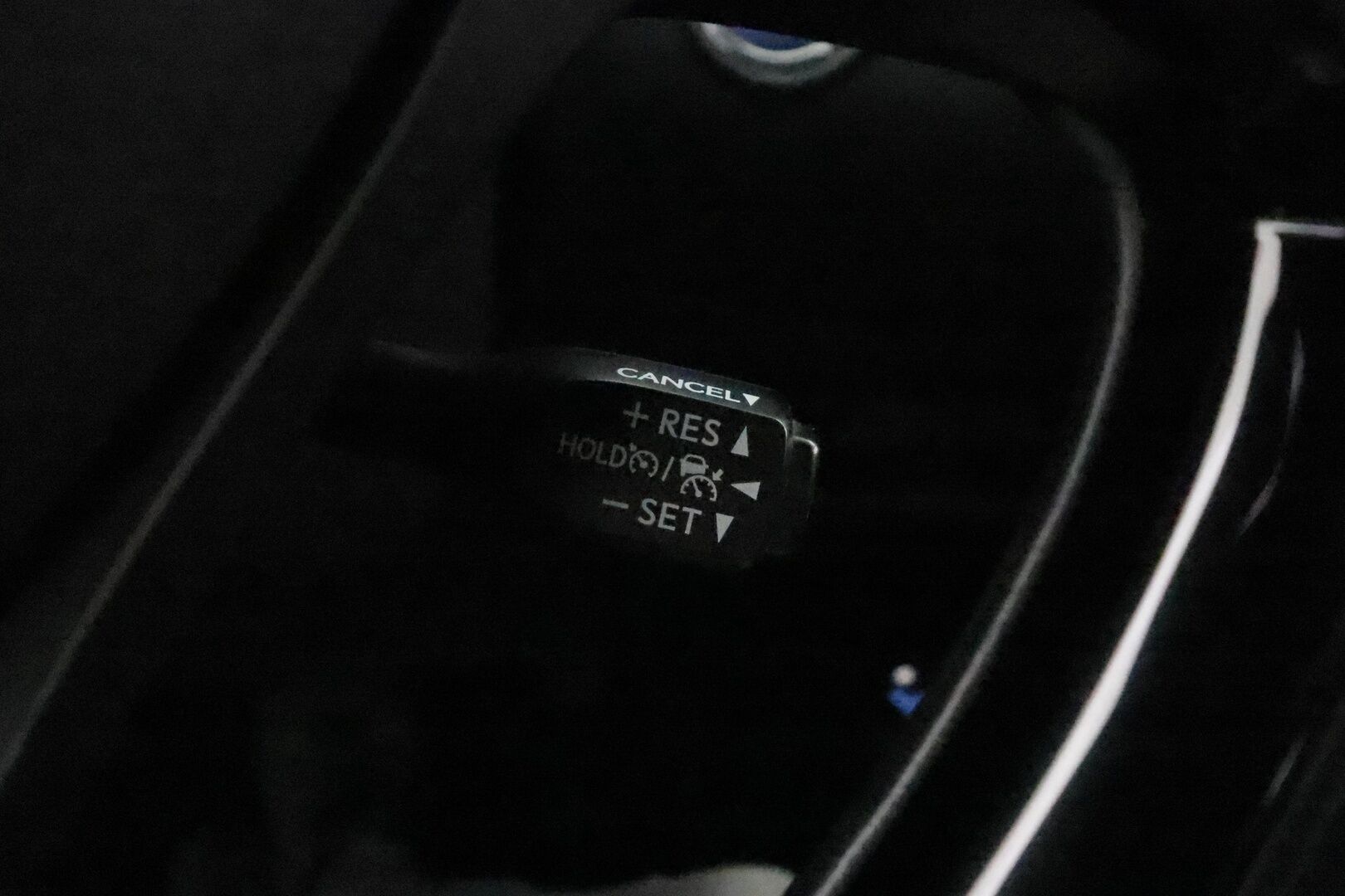 Toyota C-HR 2022 2,0 Hybrid Intense Edition **Merkkihuollettu / Adapt.vakkari / Navi / P.kamera / Keyless / Apple&Android**