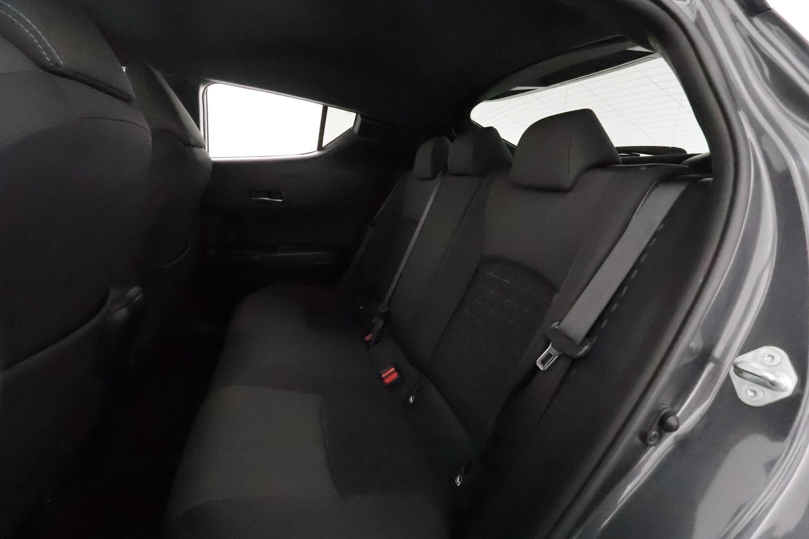 Toyota C-HR 2022 2,0 Hybrid Intense Edition **Merkkihuollettu / Adapt.vakkari / Navi / P.kamera / Keyless / Apple&Android**