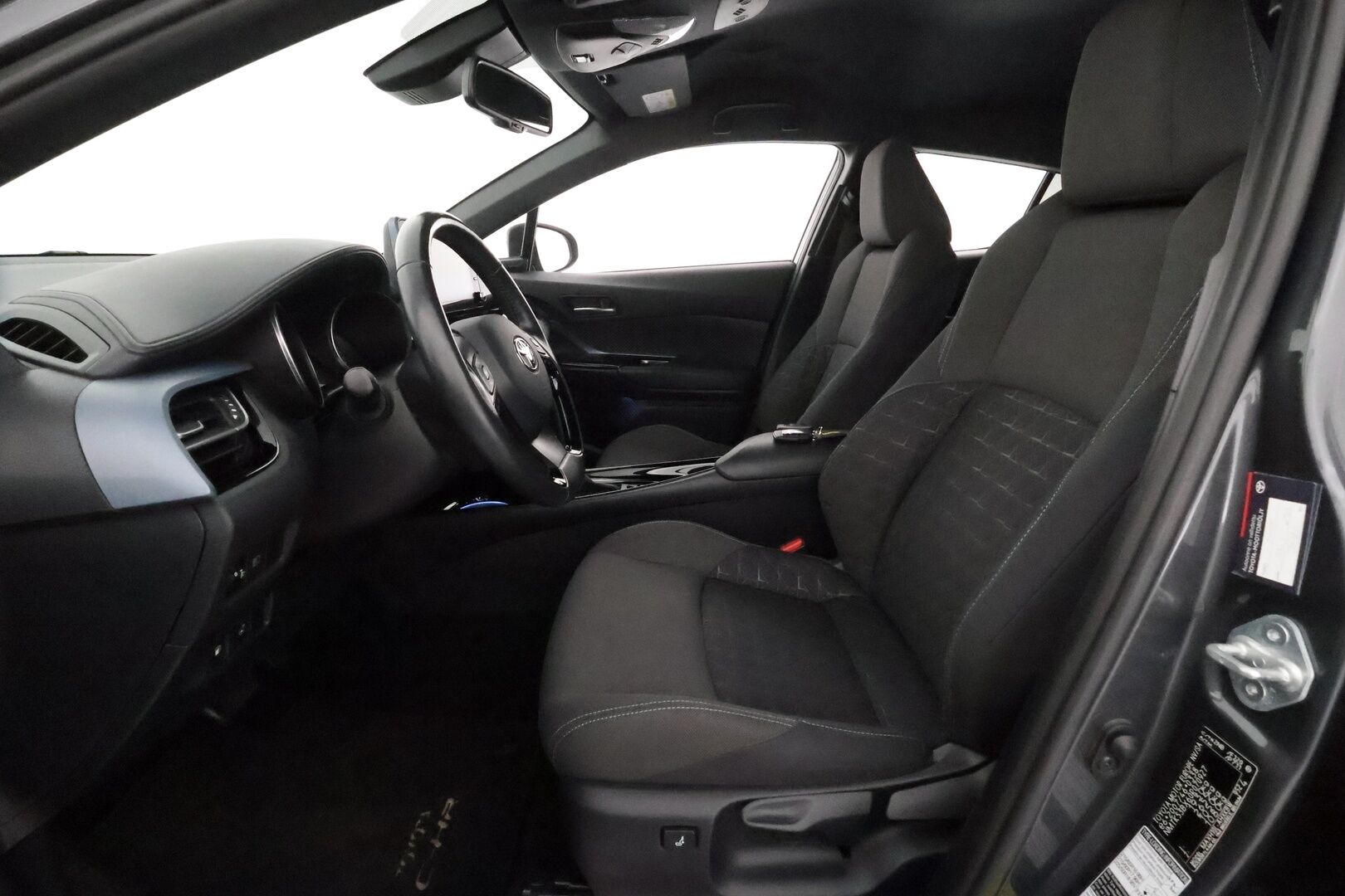 Toyota C-HR 2022 2,0 Hybrid Intense Edition **Merkkihuollettu / Adapt.vakkari / Navi / P.kamera / Keyless / Apple&Android** - 3,99% KORKOTARJOUS TÄHÄN AUTOON 21.9. ASTI - 