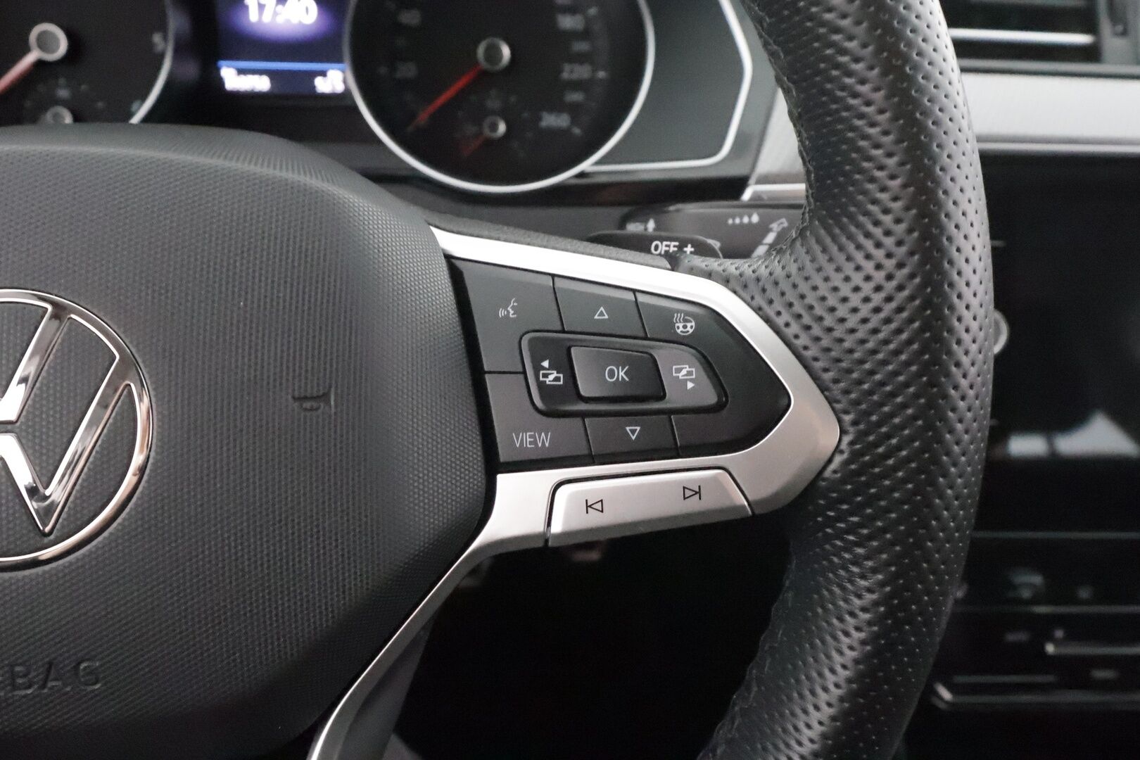 Volkswagen Passat 2021 Variant Alltrack 2,0 TDI SCR 147 kW 4MOTION DSG - ALV | Webasto | ACC | Matrix | P.Kamera | Navi | Kaistavahti | Keyless | Merkkihuollettu