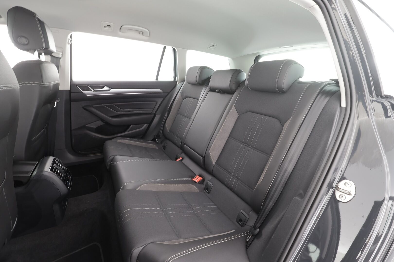 Volkswagen Passat 2021 Variant Alltrack 2,0 TDI SCR 147 kW 4MOTION DSG - ALV | Webasto | ACC | Matrix | P.Kamera | Navi | Kaistavahti | Keyless | Merkkihuollettu