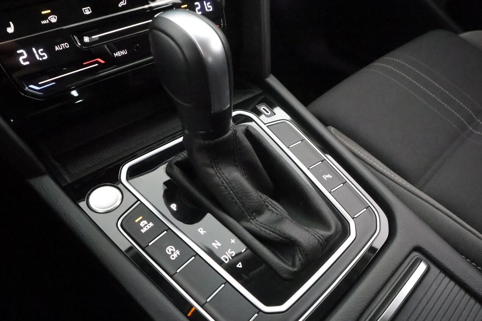 Volkswagen Passat 2021 Variant Alltrack 2,0 TDI SCR 147 kW 4MOTION DSG - ALV | Webasto | ACC | Matrix | P.Kamera | Navi | Kaistavahti | Keyless | Merkkihuollettu
