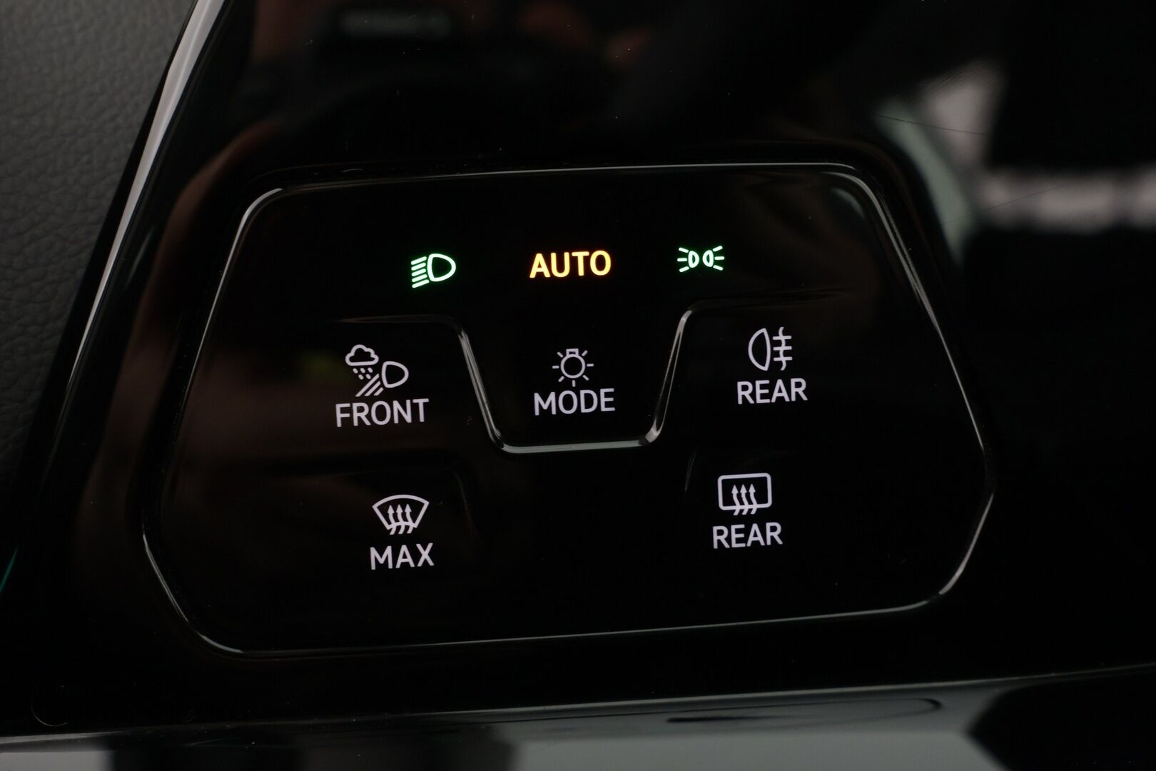 Volkswagen Golf 2021 Variant Comfort Business 1,0 eTSI (MHEV) 81 kW DSG-automaatti  *ACC / Kessy / Navi / Bliss* - Vetokoukku / ACC / PA-Lämmitin / Todella siisti!