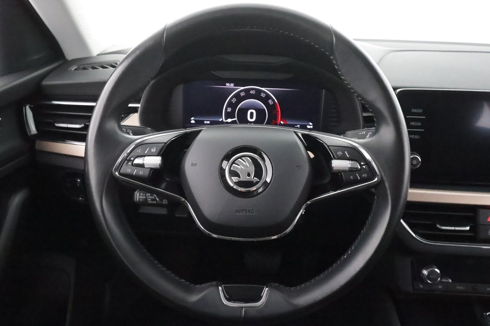 Skoda Kamiq 2021 1,0 TSI 110 Style DSG * ACC / LED / P.Kamera / Sisätilanlämmitin / Kaistavahti / Keyless * - 1-om Suomi-auto / Kahdet renkaat aluvanteilla - HULLUT AVAJAISHULINAT KORKOTARJOUS 3,29 %