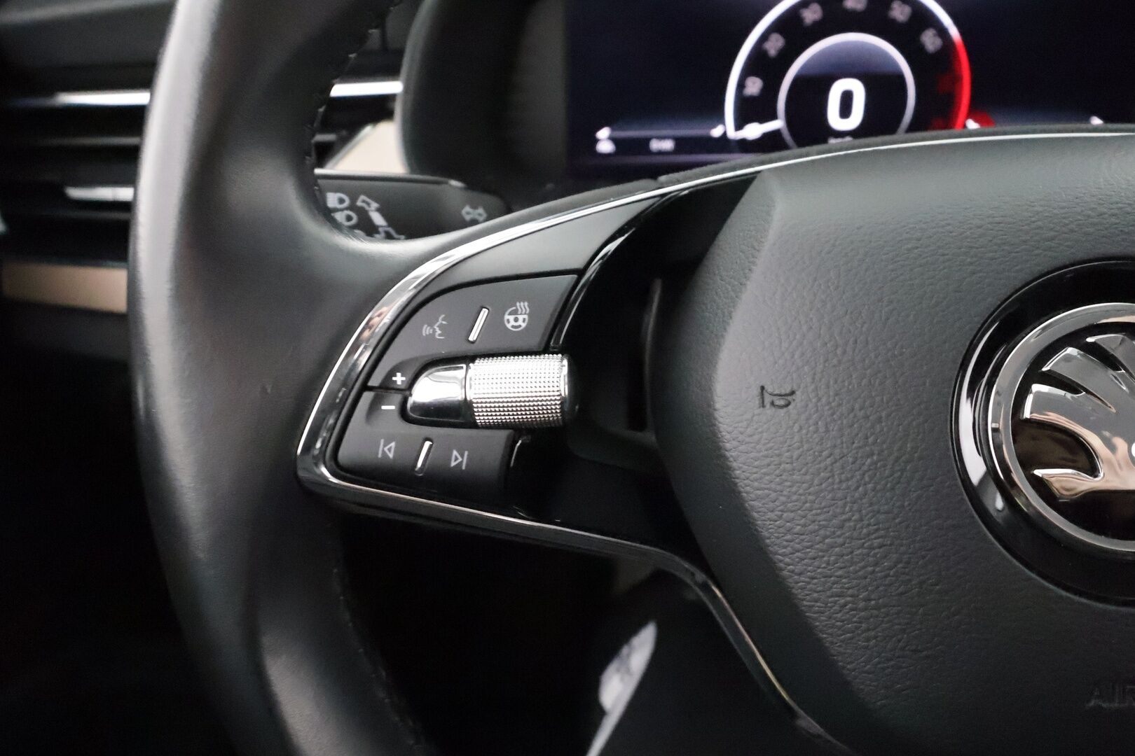 Skoda Kamiq 2021 1,0 TSI 110 Style DSG * ACC / LED / P.Kamera / Sisätilanlämmitin / Kaistavahti / Keyless * - 1-om Suomi-auto / Kahdet renkaat aluvanteilla - HULLUT AVAJAISHULINAT KORKOTARJOUS 3,29 %