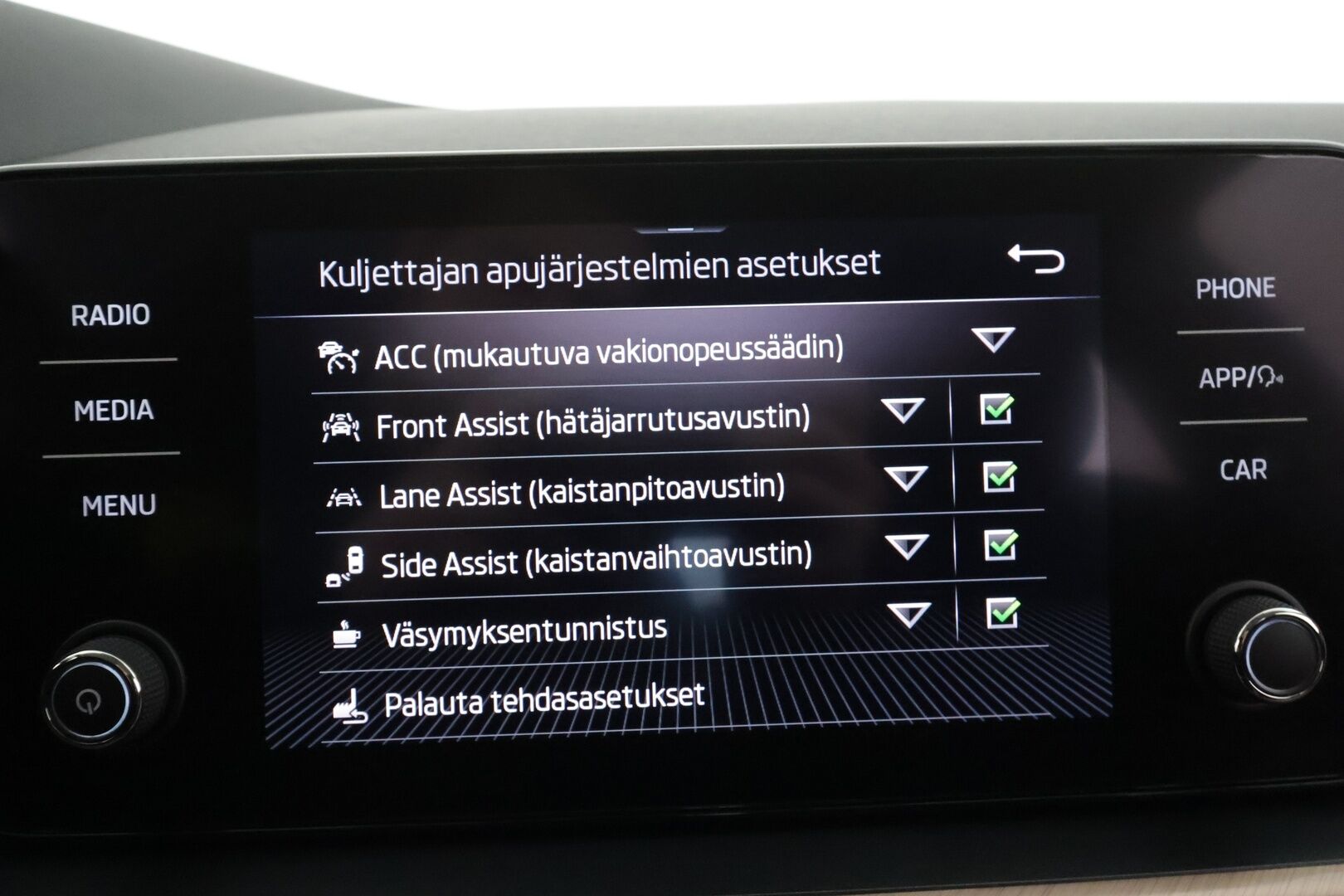 Skoda Kamiq 2021 1,0 TSI 110 Style DSG * ACC / LED / P.Kamera / Sisätilanlämmitin / Kaistavahti / Keyless * - 1-om Suomi-auto / Kahdet renkaat aluvanteilla - HULLUT AVAJAISHULINAT KORKOTARJOUS 3,29 %