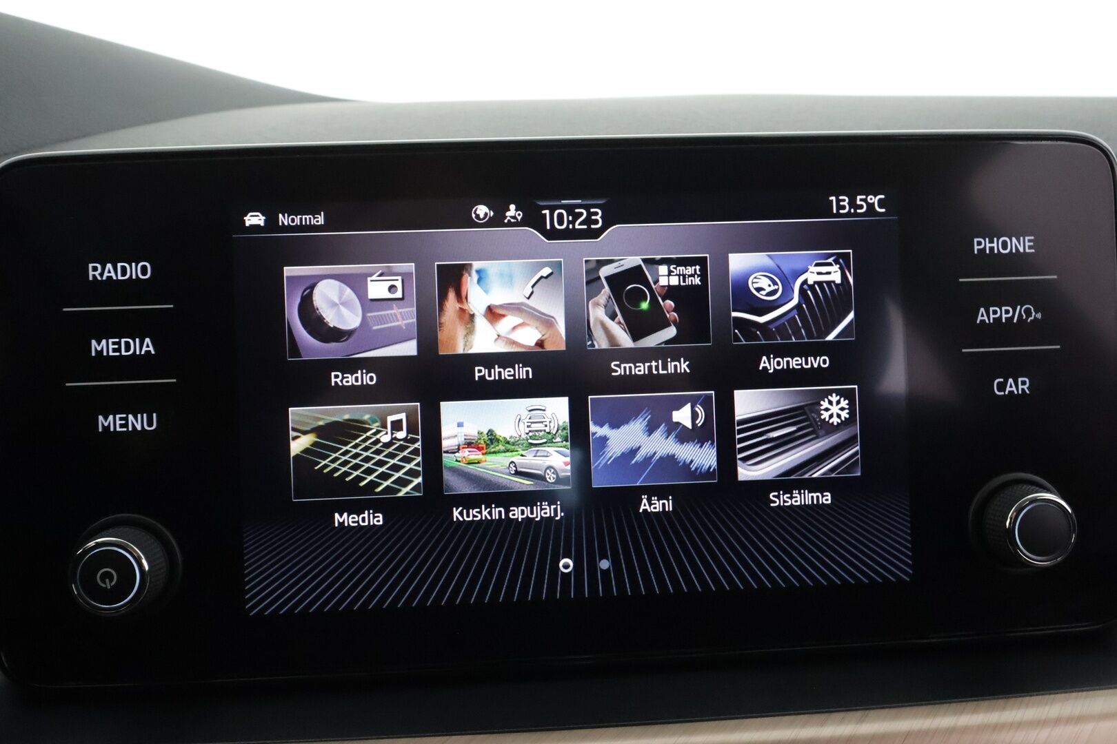 Skoda Kamiq 2021 1,0 TSI 110 Style DSG * ACC / LED / P.Kamera / Sisätilanlämmitin / Kaistavahti / Keyless * - 1-om Suomi-auto / Kahdet renkaat aluvanteilla - HULLUT AVAJAISHULINAT KORKOTARJOUS 3,29 %