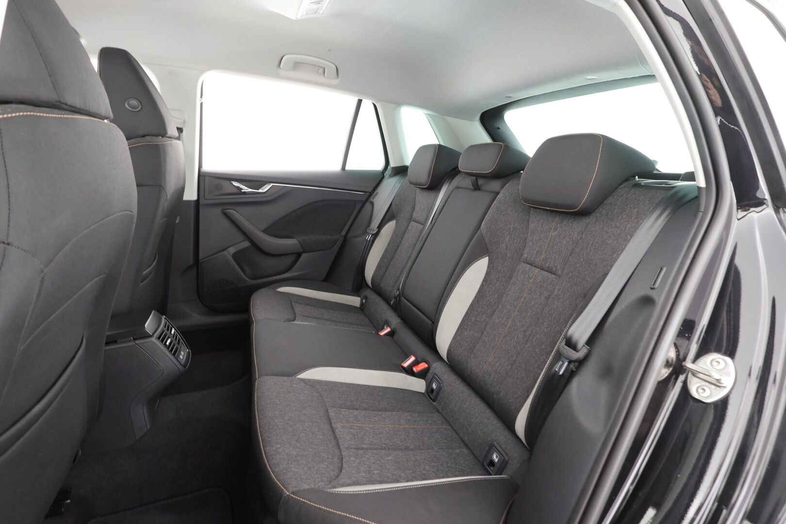 Skoda Kamiq 2021 1,0 TSI 110 Style DSG * ACC / LED / P.Kamera / Sisätilanlämmitin / Kaistavahti / Keyless * - 1-om Suomi-auto / Kahdet renkaat aluvanteilla - HULLUT AVAJAISHULINAT KORKOTARJOUS 3,29 %