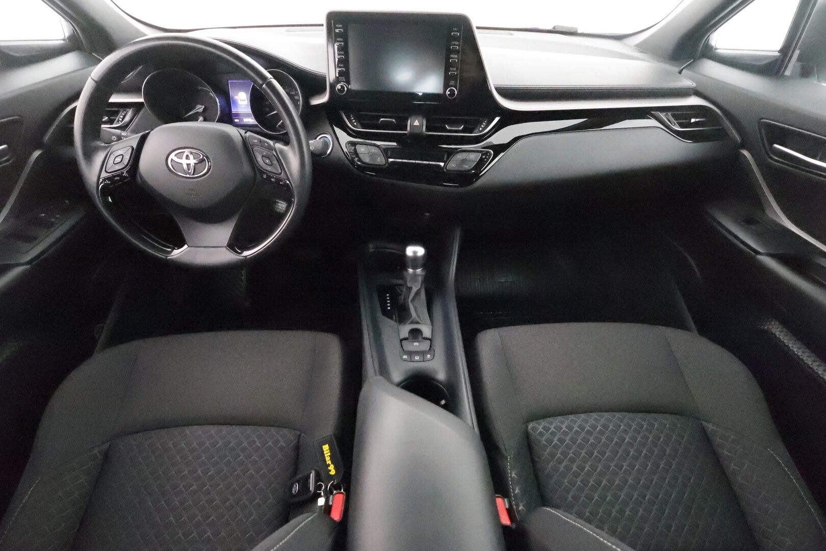 Toyota C-HR 2021 1,8 Hybrid Active Edition **Adapt.Vakkari / P. Kamera / LED-valot / Navi / Kaistavahti / 2x Renkaat**