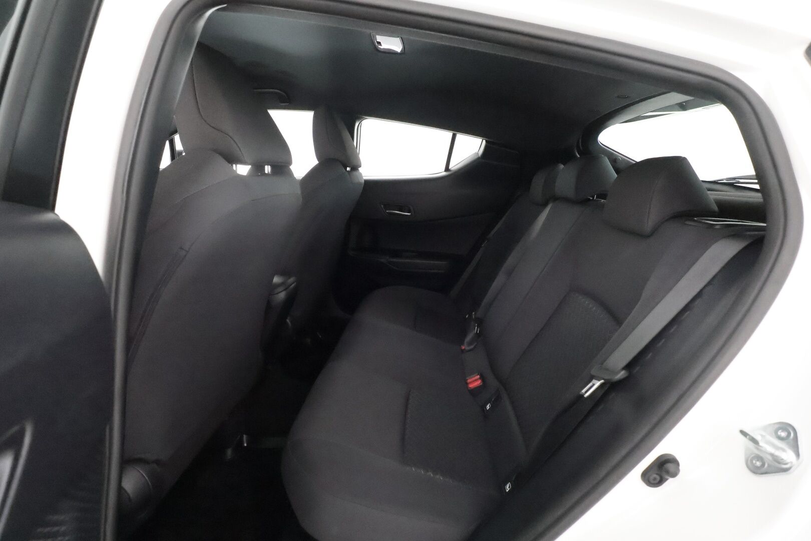 Toyota C-HR 2021 1,8 Hybrid Active Edition **Adapt.Vakkari / P. Kamera / LED-valot / Navi / Kaistavahti / 2x Renkaat**