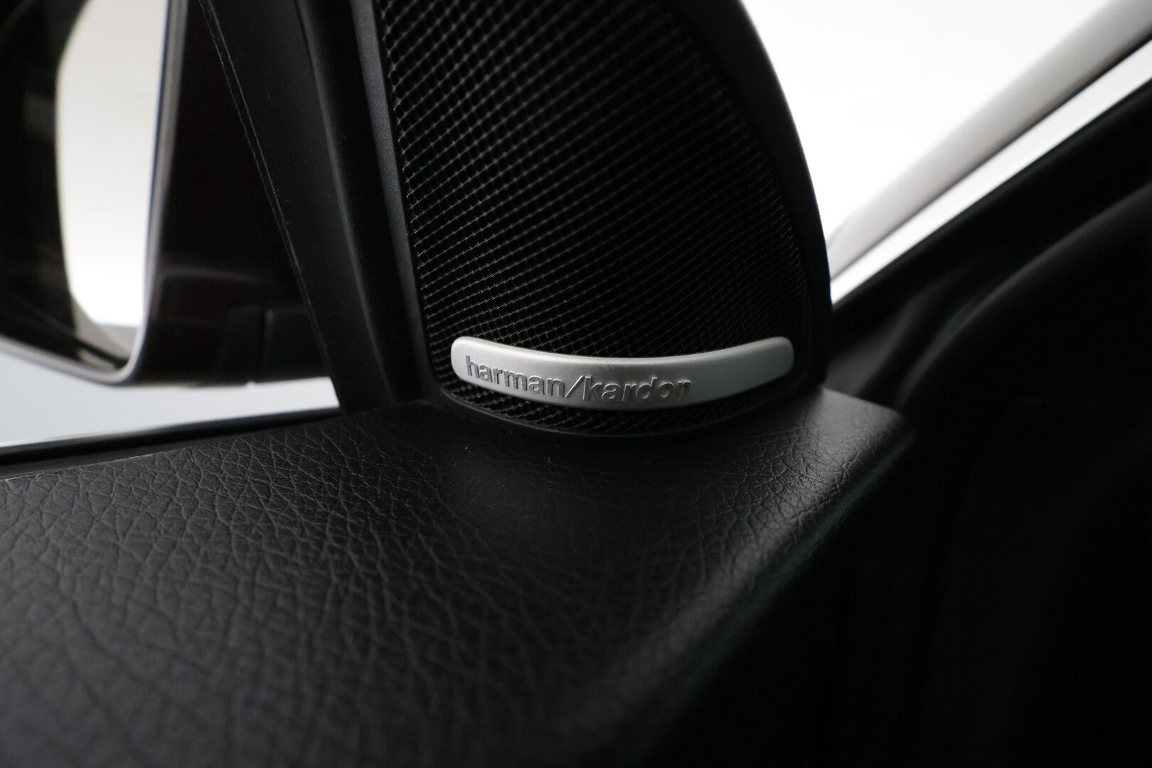 Mercedes-Benz CLA 2015 220 d A Shooting Brake Premium Business Avantgarde - Harman&Kardon / Peruutuskamera / Vaalea Nahkasisusta / Xenon / Comand Navi / Hiljattain huollettu!