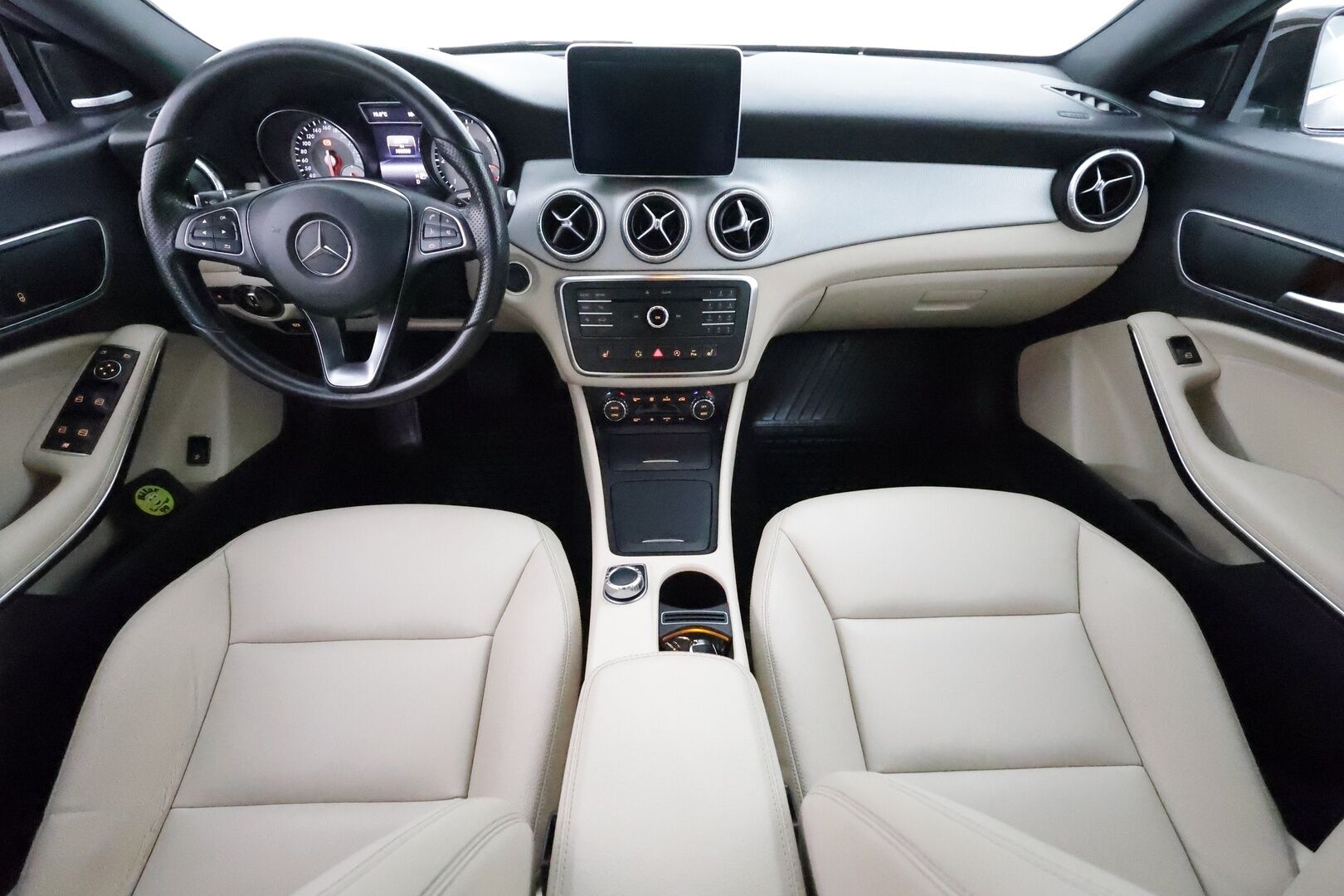 Mercedes-Benz CLA 2015 220 d A Shooting Brake Premium Business Avantgarde - Harman&Kardon / Peruutuskamera / Vaalea Nahkasisusta / Xenon / Comand Navi / Hiljattain huollettu!
