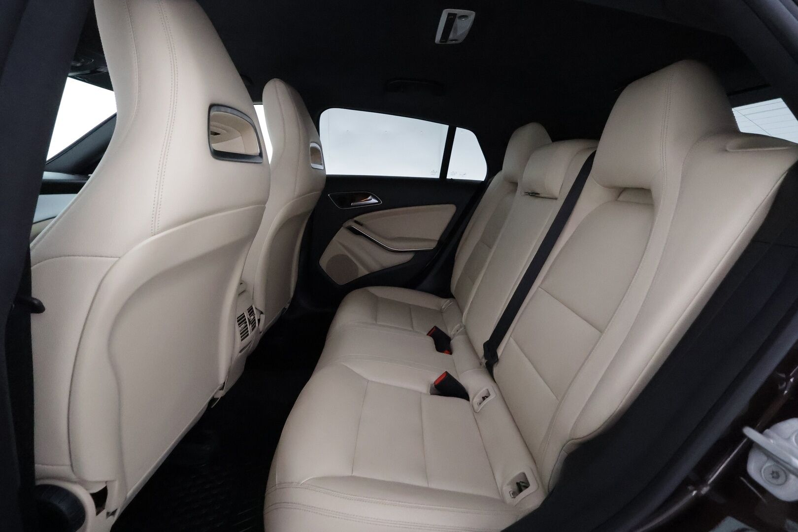 Mercedes-Benz CLA 2015 220 d A Shooting Brake Premium Business Avantgarde - Harman&Kardon / Peruutuskamera / Vaalea Nahkasisusta / Xenon / Comand Navi / Hiljattain huollettu!