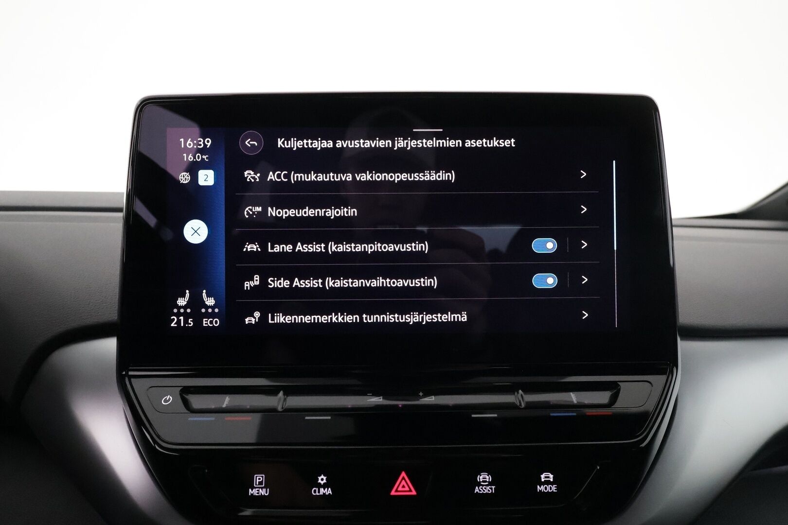 Volkswagen ID.4 2022 Pro Performance* Hierovat Sporttipenkit Muistilla / Lämpöpumppu / Koukku / Adapt.Vakkari / Matrix-LED** - 3,99 % KORKOTARJOUS TÄHÄN AUTOON - * 1.Om Suomi-auto / Navi / Kaistavahti / KeylessGO / 2x Renkaat