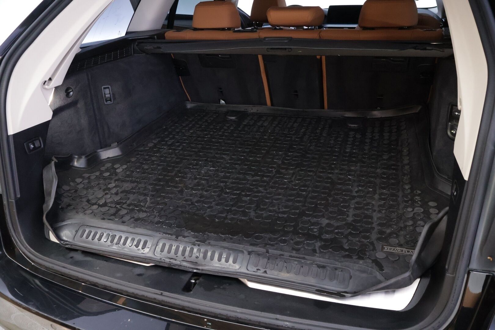 BMW 530 2022 G31 Touring 530e xDrive A Charged Edition **Adapti. vakkari / Comfort access / H&K / Rat.Lämmitin / Sportti nahat** - Juuri huollettu / 2X Hyvät renkaat / Hyvin varusteltu! - HULLU BLACKWEEK KORKOTARJOUS 2,49%