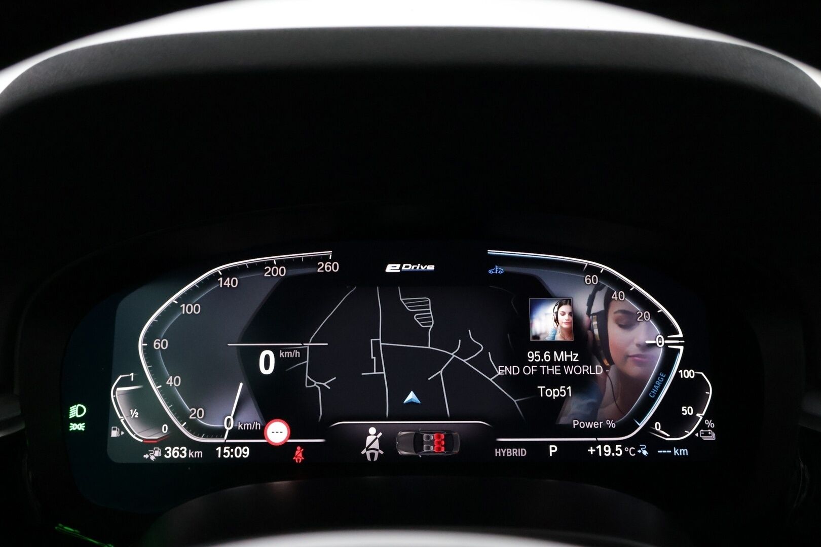 BMW 530 2022 G31 Touring 530e xDrive A Charged Edition **Adapti. vakkari / Comfort access / H&K / Rat.Lämmitin / Sportti nahat** - Juuri huollettu / 2X Hyvät renkaat / Hyvin varusteltu! - HULLU BLACKWEEK KORKOTARJOUS 2,49%