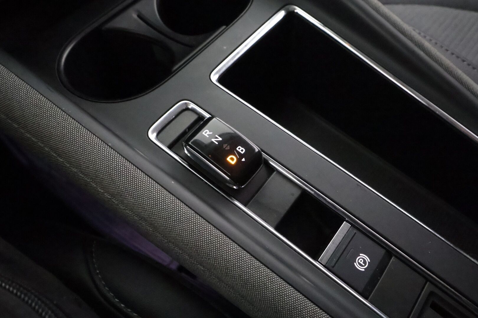 Skoda Enyaq 2022 80 iV - | ACC | Koukku | ILP | Muistipenkki | P.Kamera | LED | Puolinahat | Ratinlämmitys | Keyless | Apple&Android | 1.Om Suomi-auto | Kahdet Renkaat | Merkkihuollettu |