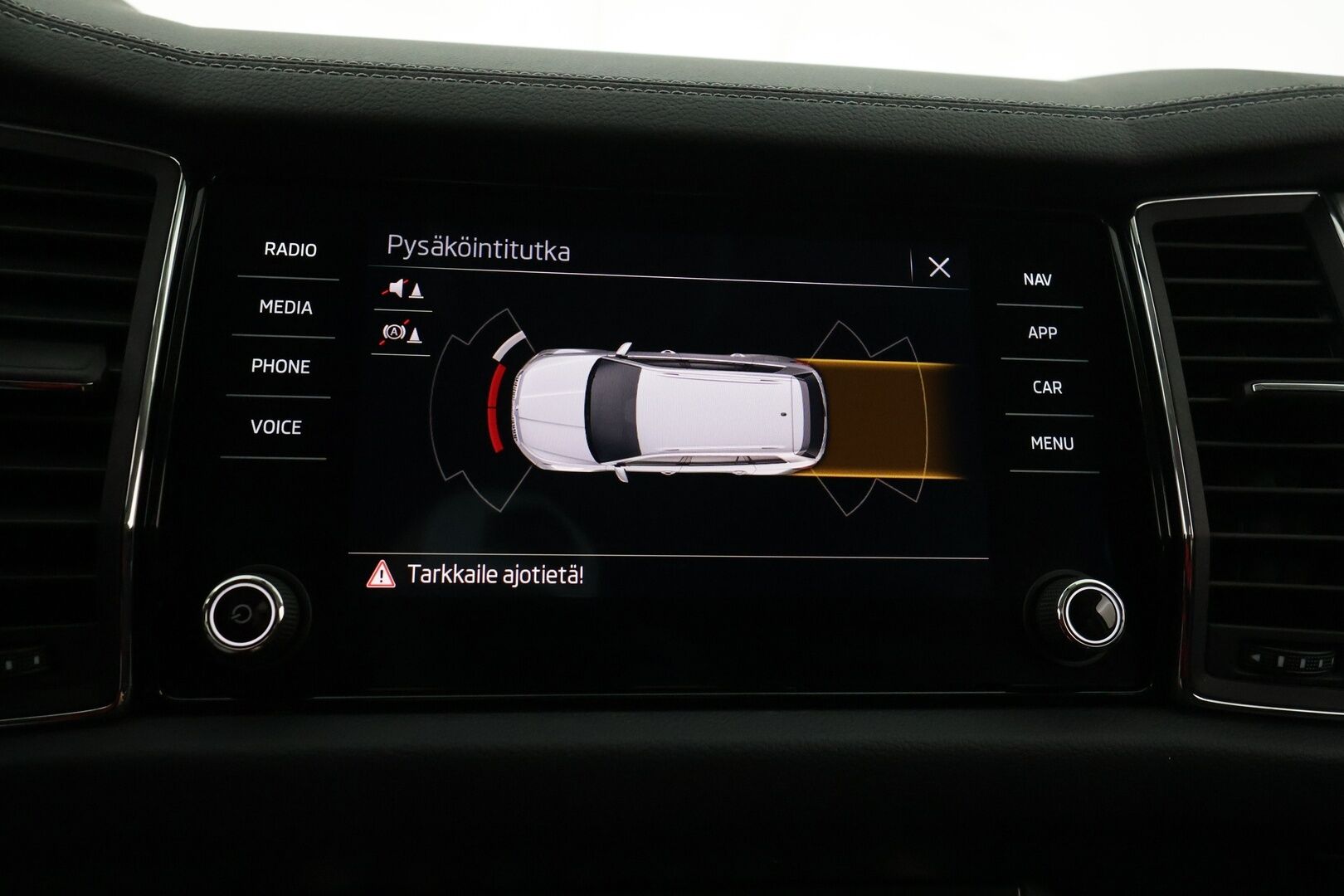 Skoda Kodiaq 2022 1.5 TSI ACT Ambition DSG Autom. *Webasto / Adapt. Vakkari / Koukku / Tutkat / LED-valot / KeylessGo / Digimittaristo - 1-omisteinen Facelift mallia oleva katumaasturi todella hyvillä varusteilla! Suomi-auto