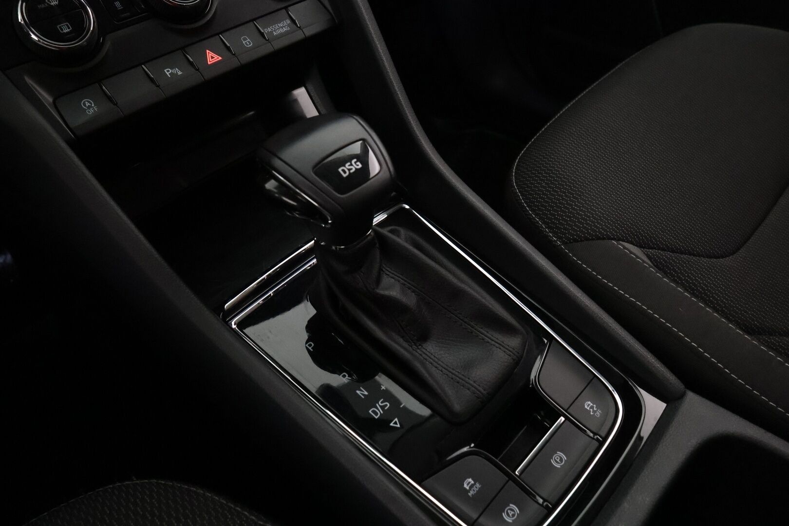 Skoda Kodiaq 2022 1.5 TSI ACT Ambition DSG Autom. *Webasto / Adapt. Vakkari / Koukku / Tutkat / LED-valot / KeylessGo / Digimittaristo - 1-omisteinen Facelift mallia oleva katumaasturi todella hyvillä varusteilla! Suomi-auto