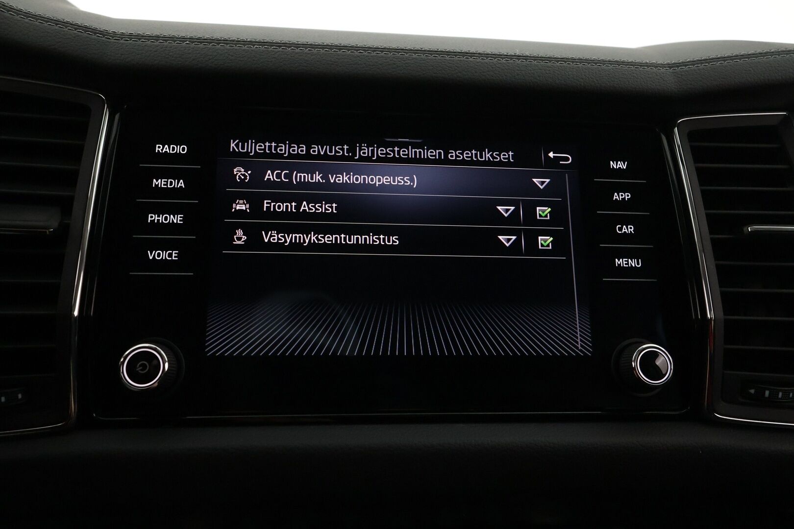 Skoda Kodiaq 2022 1.5 TSI ACT Ambition DSG Autom. *Webasto / Adapt. Vakkari / Koukku / Tutkat / LED-valot / KeylessGo / Digimittaristo - 1-omisteinen Facelift mallia oleva katumaasturi todella hyvillä varusteilla! Suomi-auto