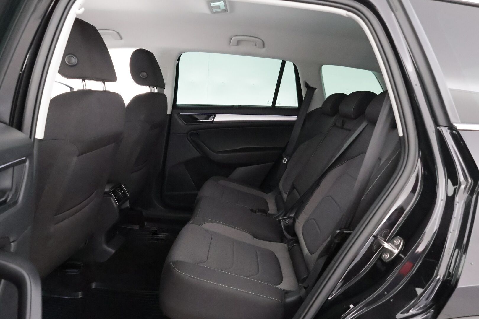Skoda Kodiaq 2022 1.5 TSI ACT Ambition DSG Autom. *Webasto / Adapt. Vakkari / Koukku / Tutkat / LED-valot / KeylessGo / Digimittaristo - 1-omisteinen Facelift mallia oleva katumaasturi todella hyvillä varusteilla! Suomi-auto
